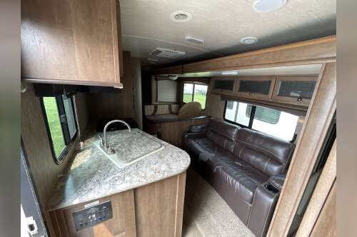 2017 Cruiser Rv SHADOW CRUISER 280QBS in thornburg VA
