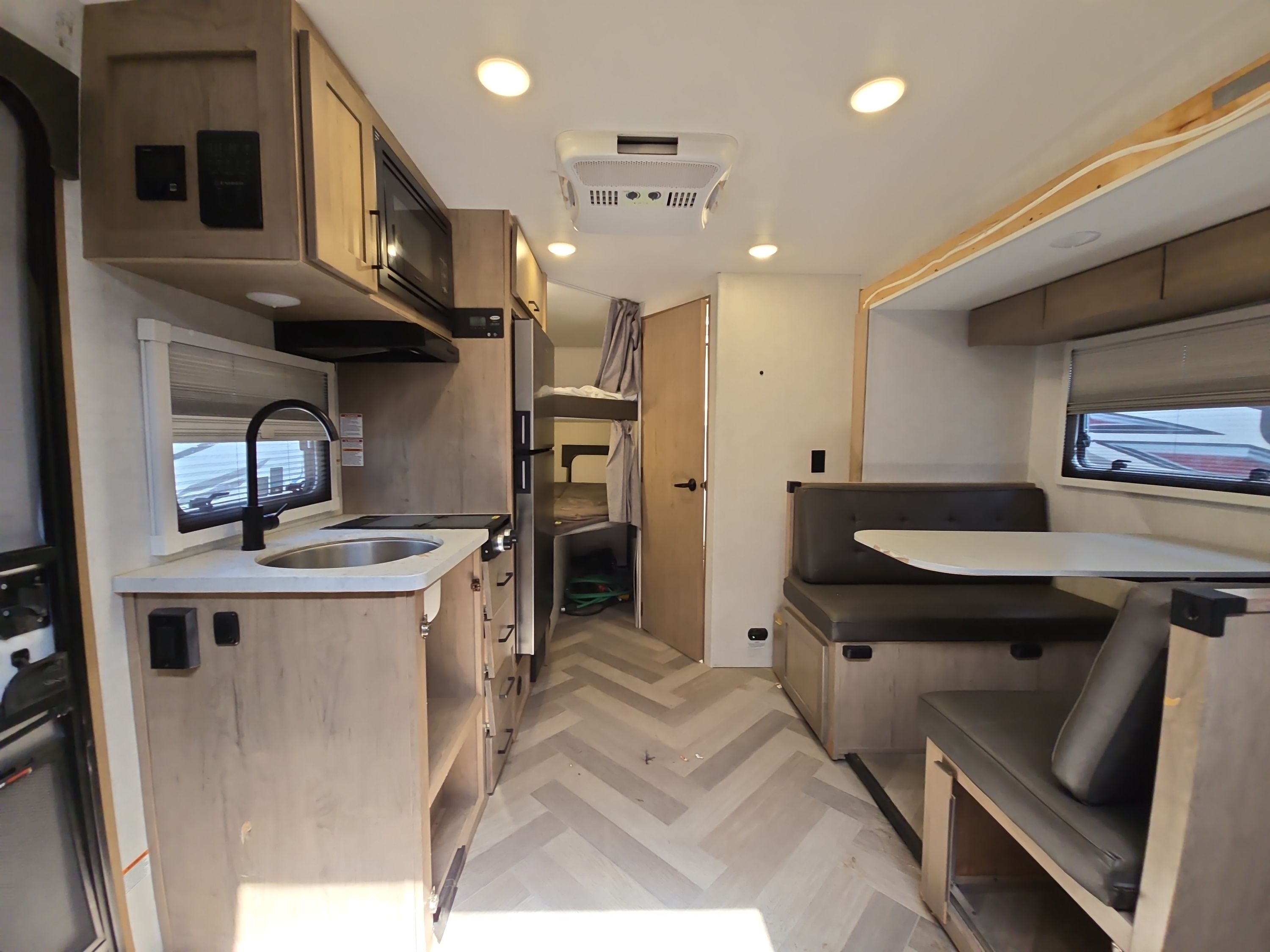 2022 Ember OVERLAND 191MDB in lubbock TX