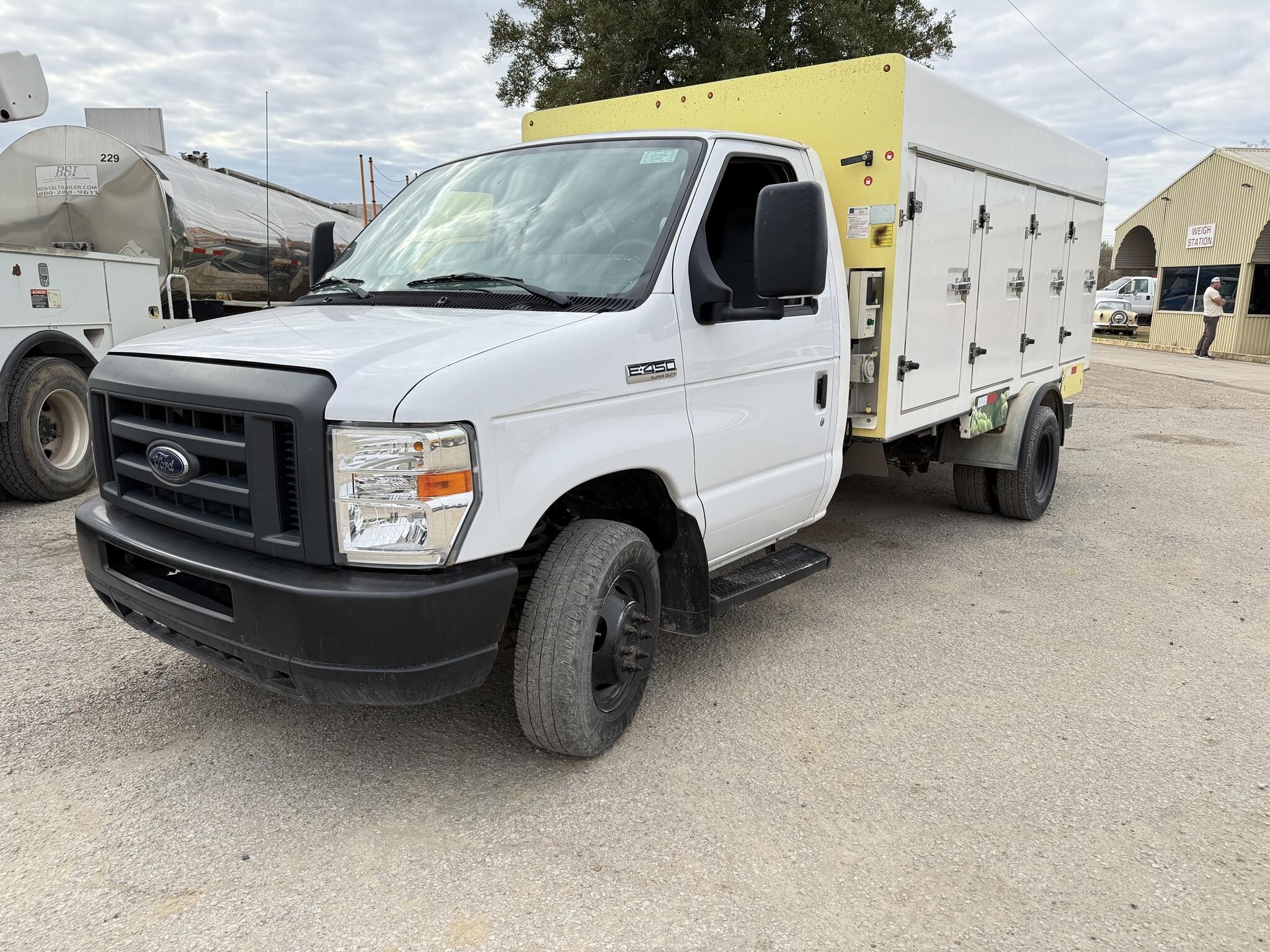 2018 FORD ECONOLINE in Covington, TN