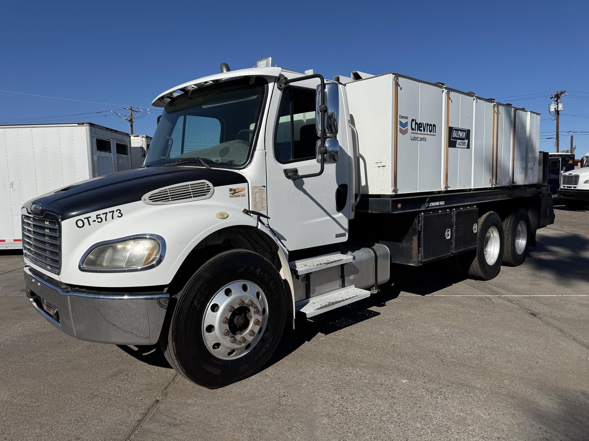 2005 FREIGHTLINER BUSINESS CLASS M2 106 in Phoenix, AZ