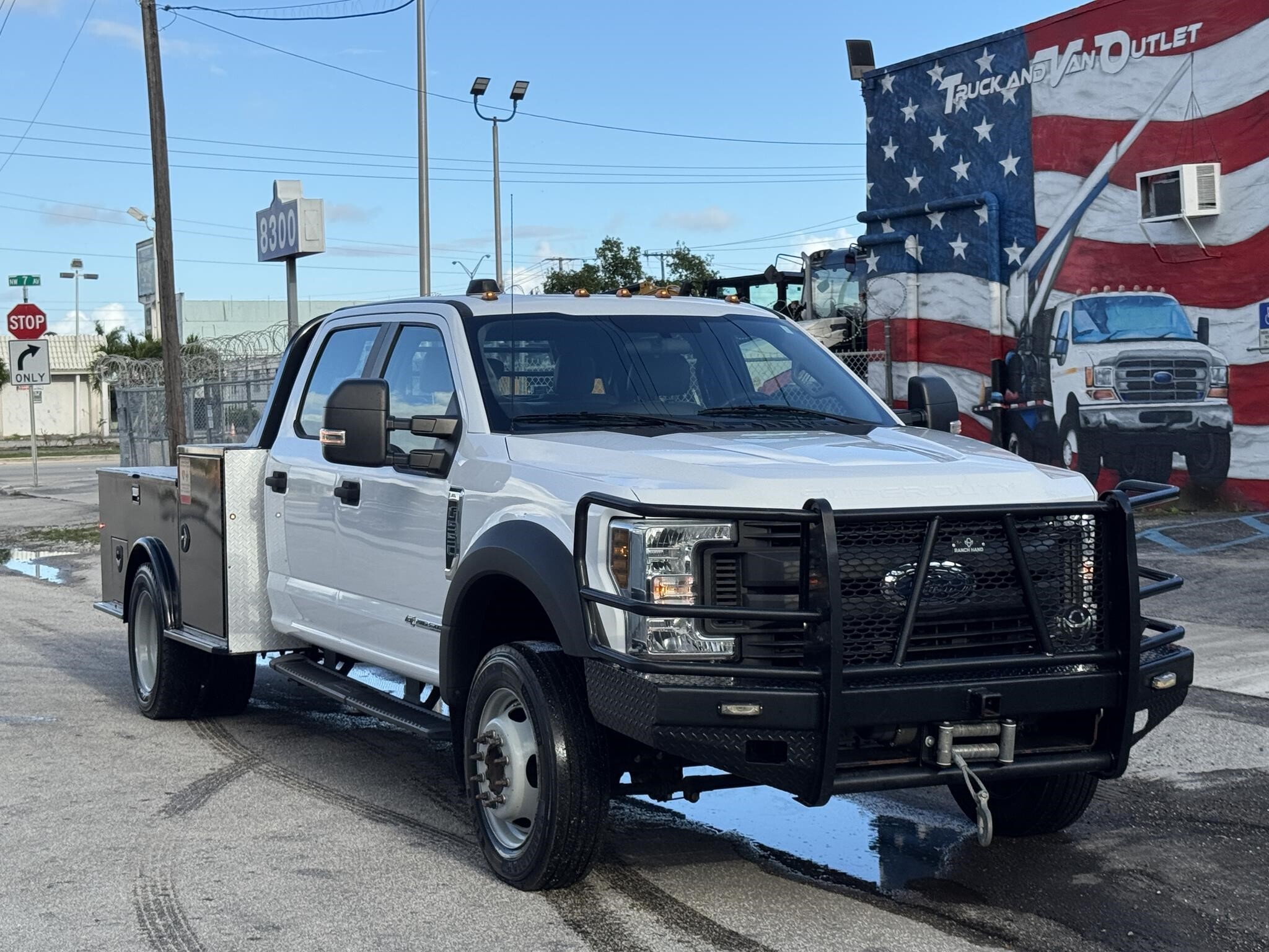 2018 FORD F550 XL in Miami, FL