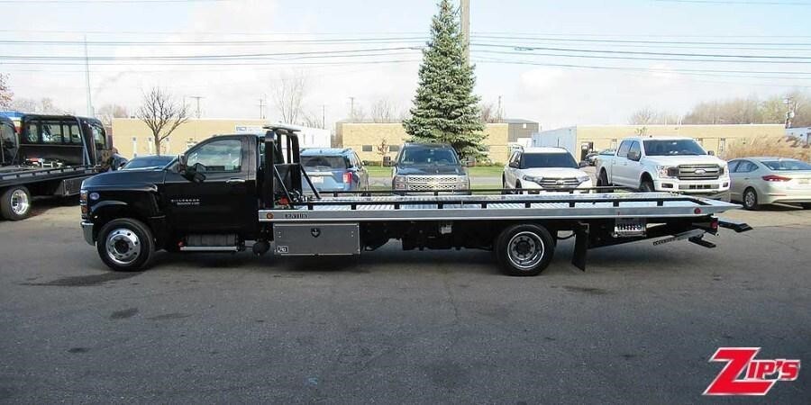 2023 CHEVROLET SILVERADO 6500HD in New Hampton, IA
