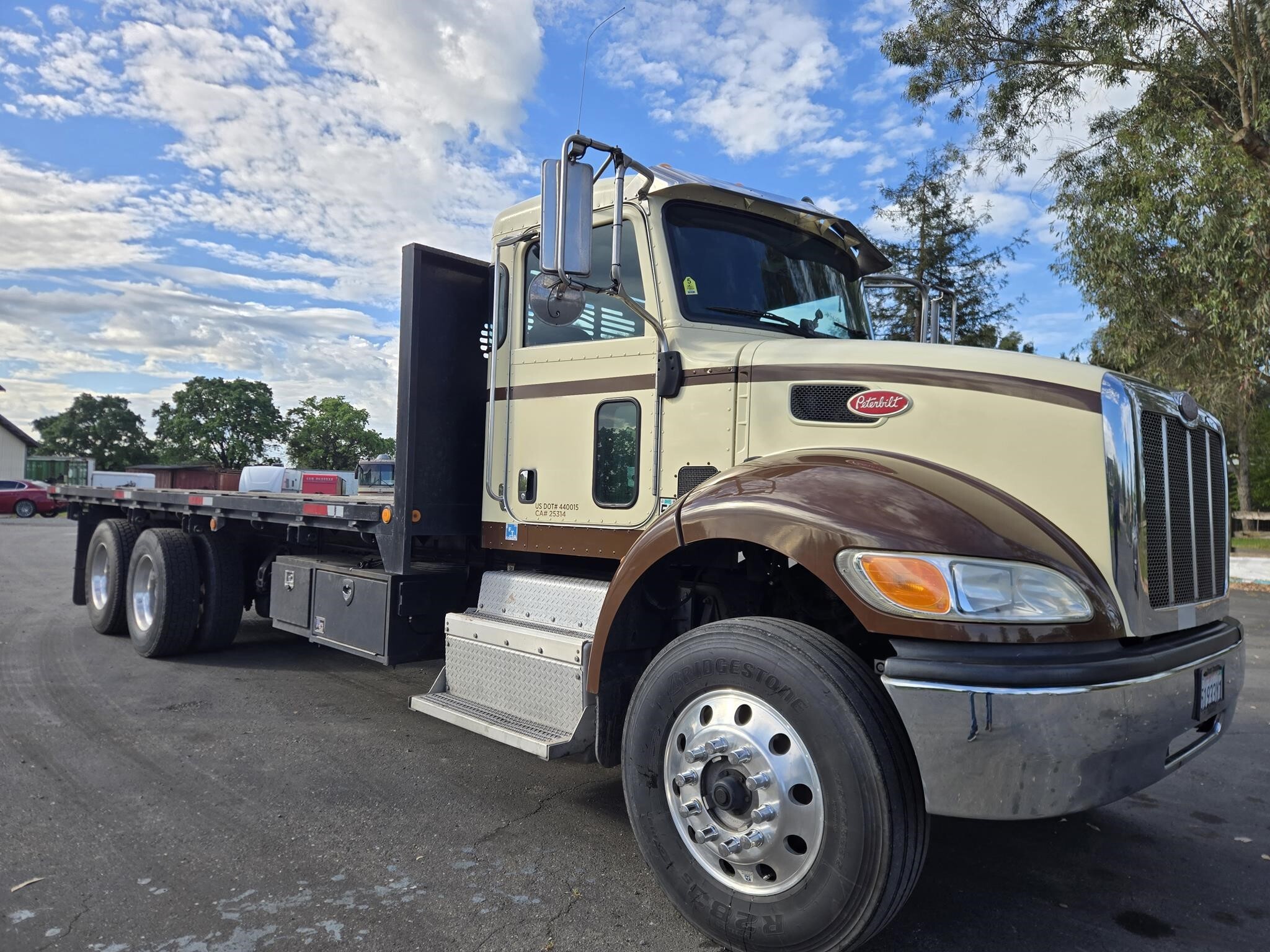 2017 PETERBILT 348 in Santa Rosa, CA