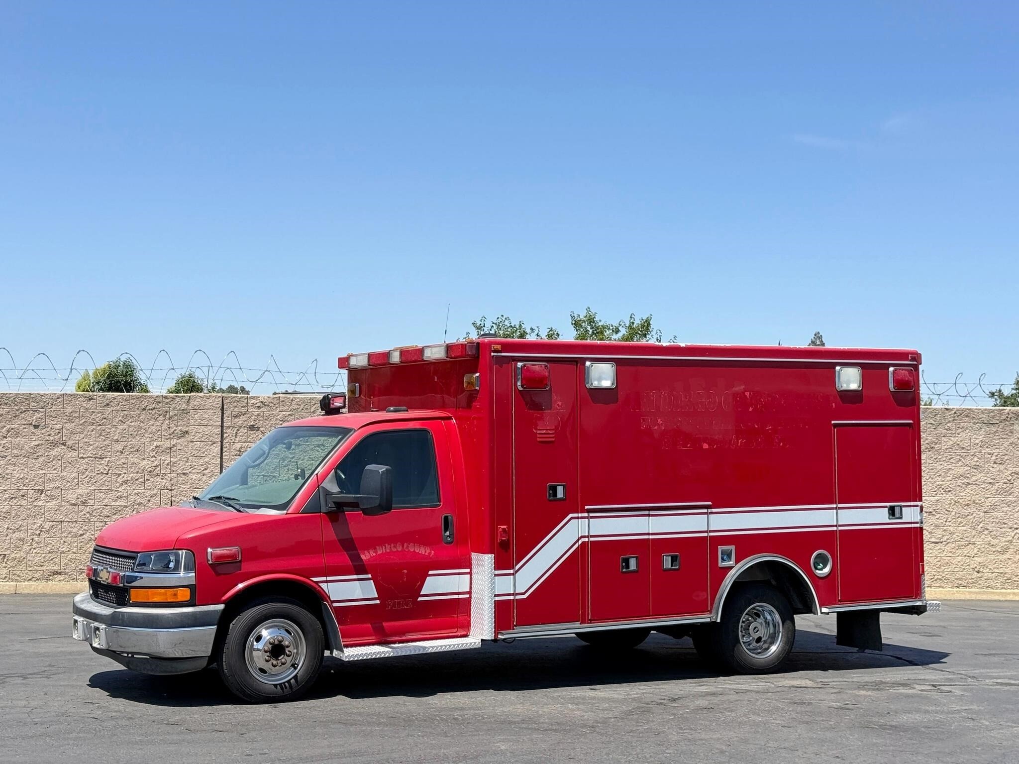 2013 CHEVROLET EXPRESS 4500 in Sacramento, CA