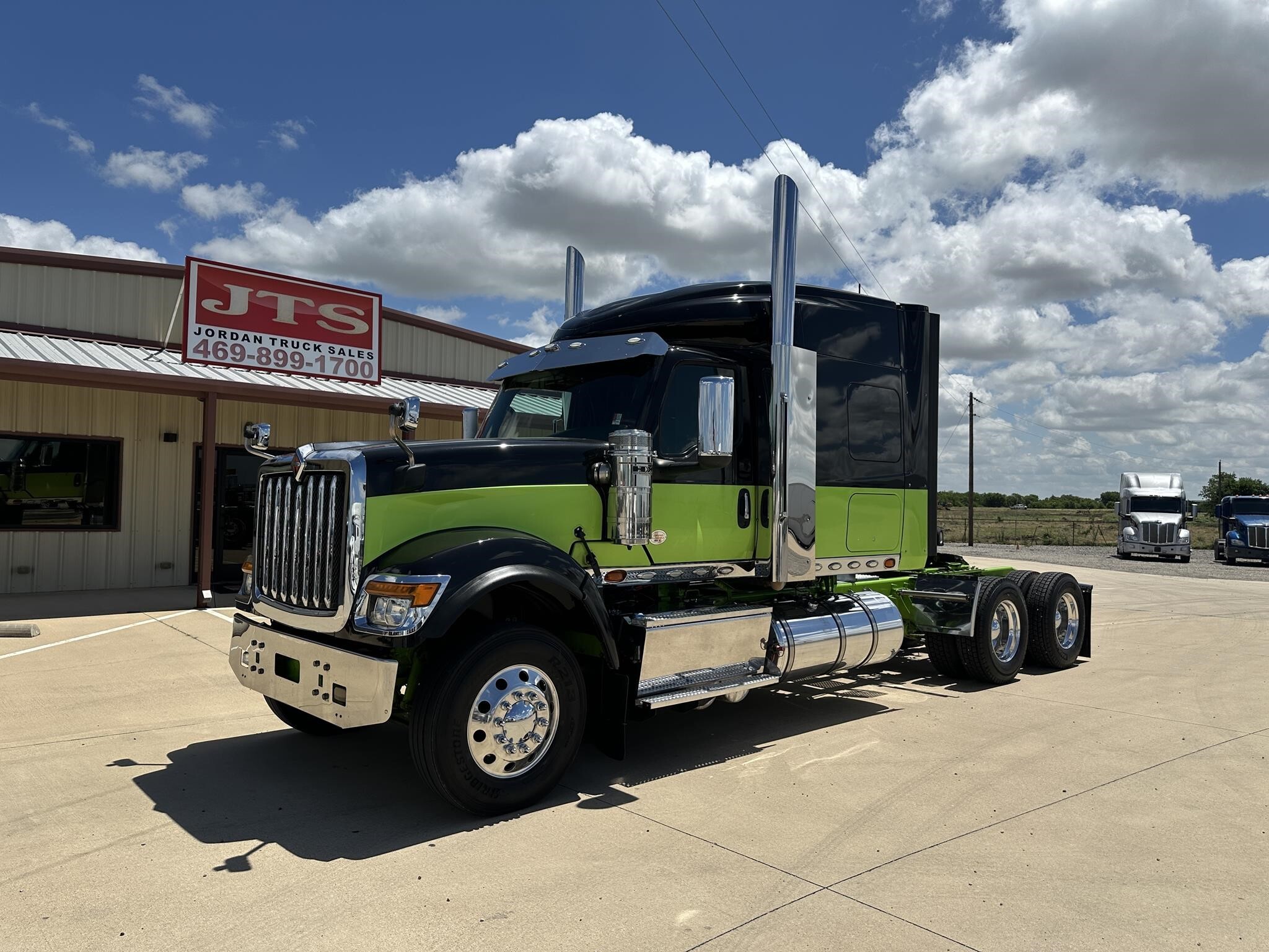 2023 INTERNATIONAL HX in Rhome, TX