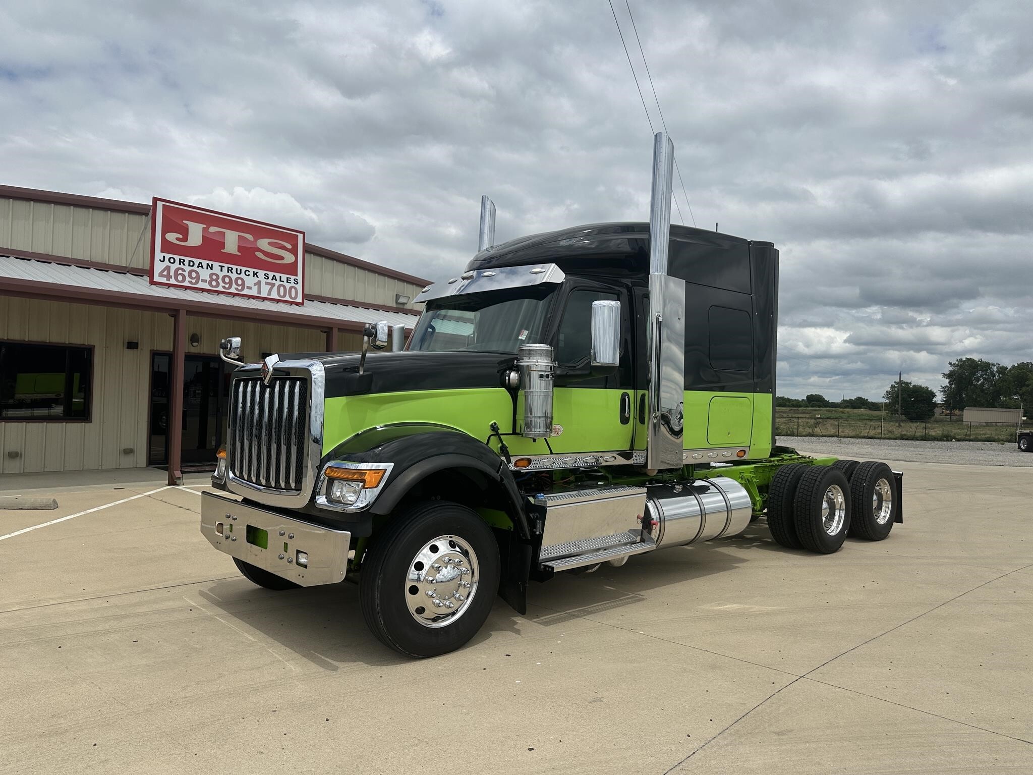 2023 INTERNATIONAL HX in Rhome, TX