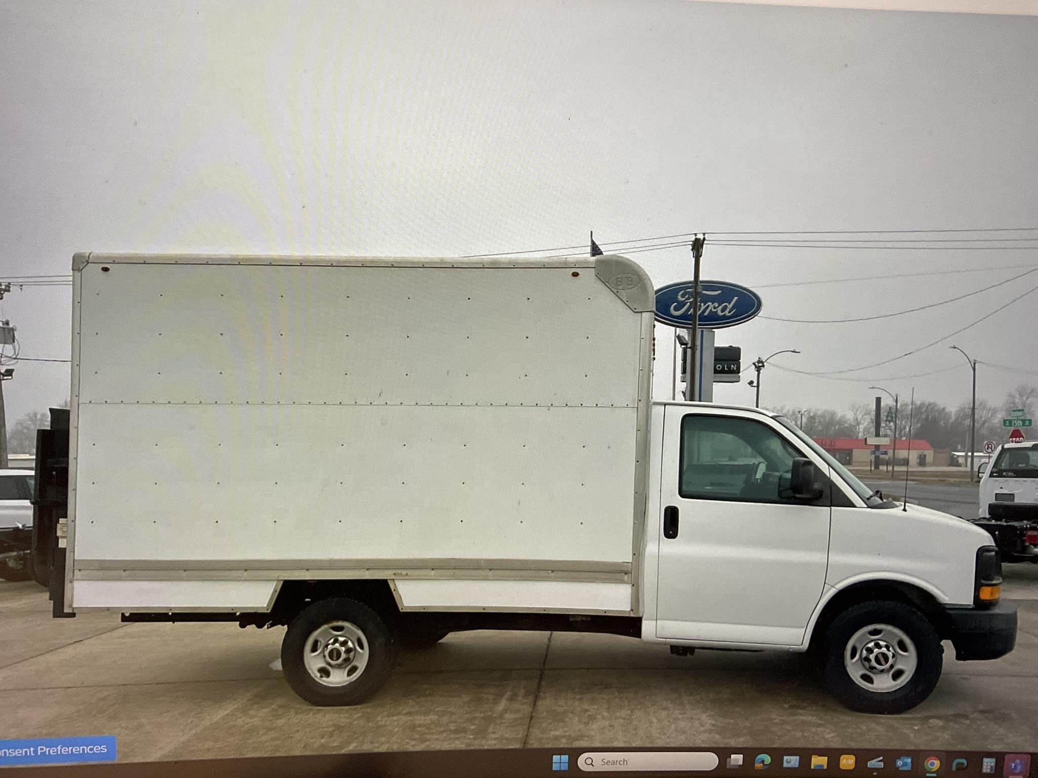 2015 GMC SAVANA in Mount Vernon, IL