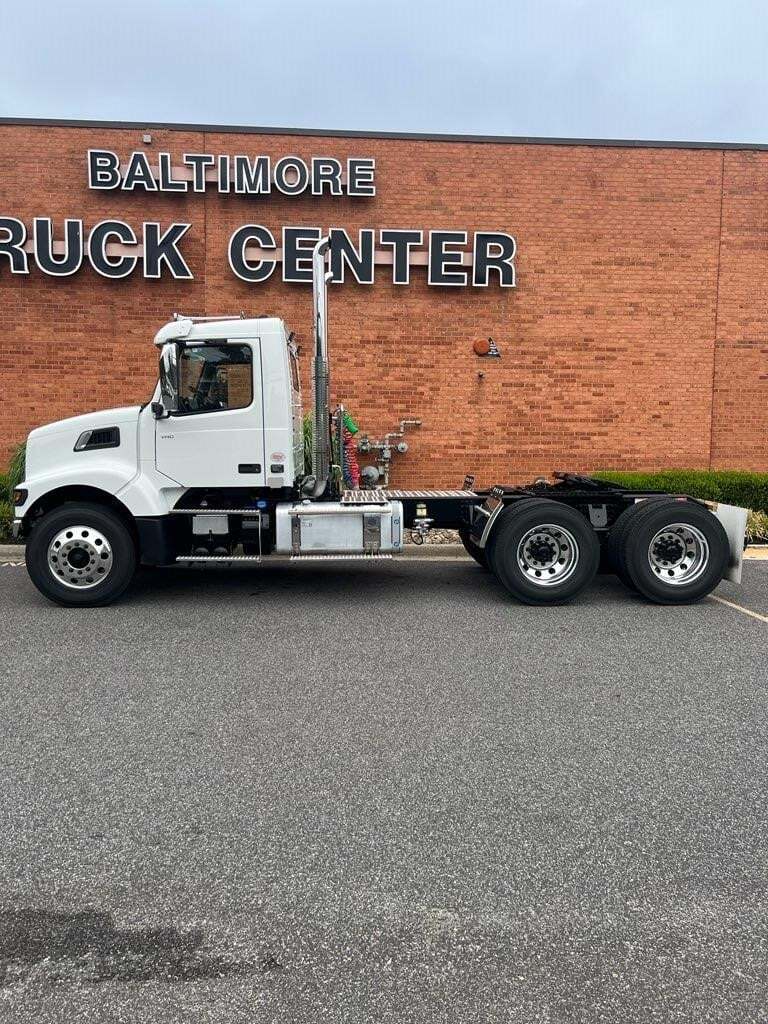 2027 VOLVO VHD64FT300 in Linthicum Heights, MD