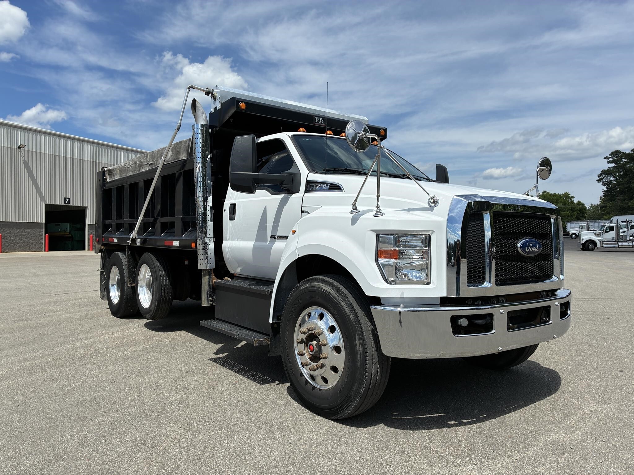 2019 FORD F750 XLT in Chatham, VA