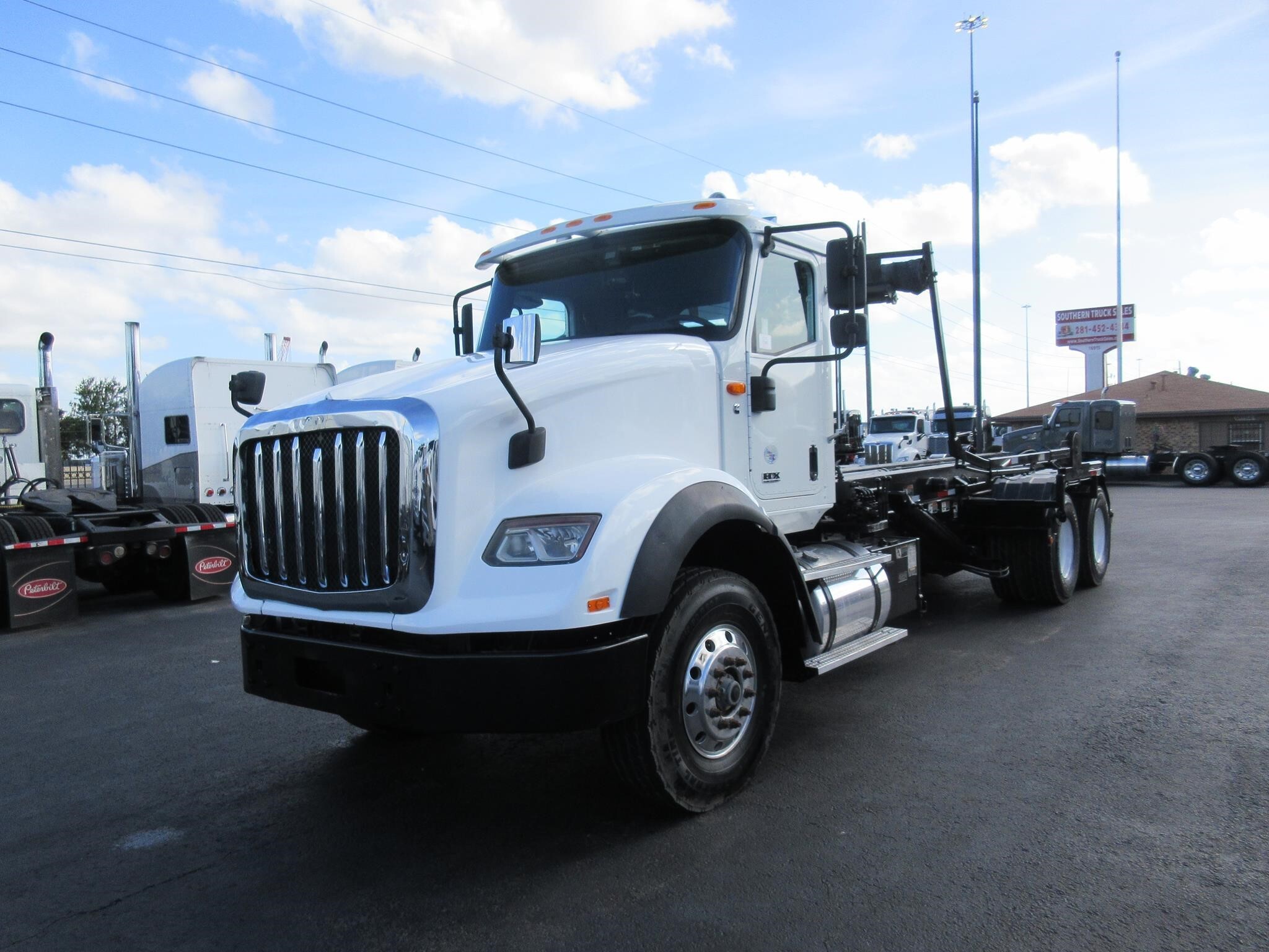 2019 INTERNATIONAL HX in Channelview, TX
