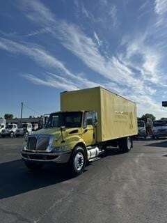 2013 INTERNATIONAL DURASTAR 4300 in Jeffersonville, IN