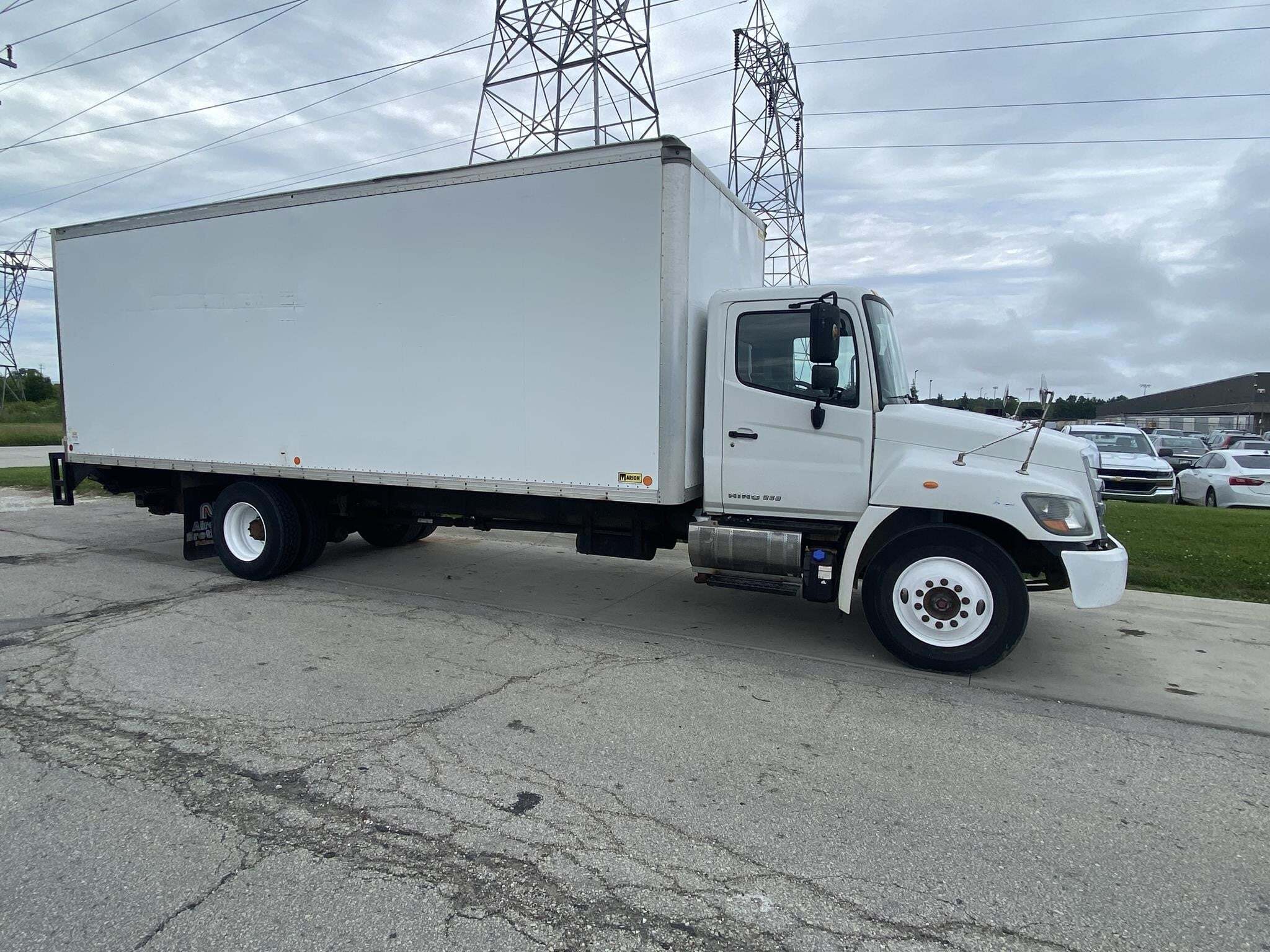 2018 HINO 268A in Oak Creek, WI