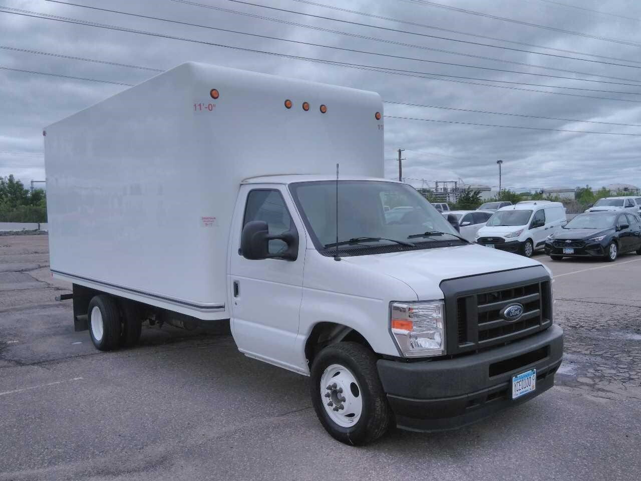 2024 FORD ECONOLINE in Roseville, MN