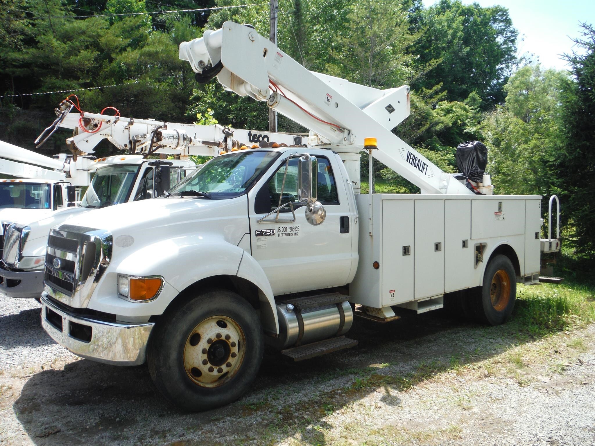 2010 FORD F750 in Charleston, WV