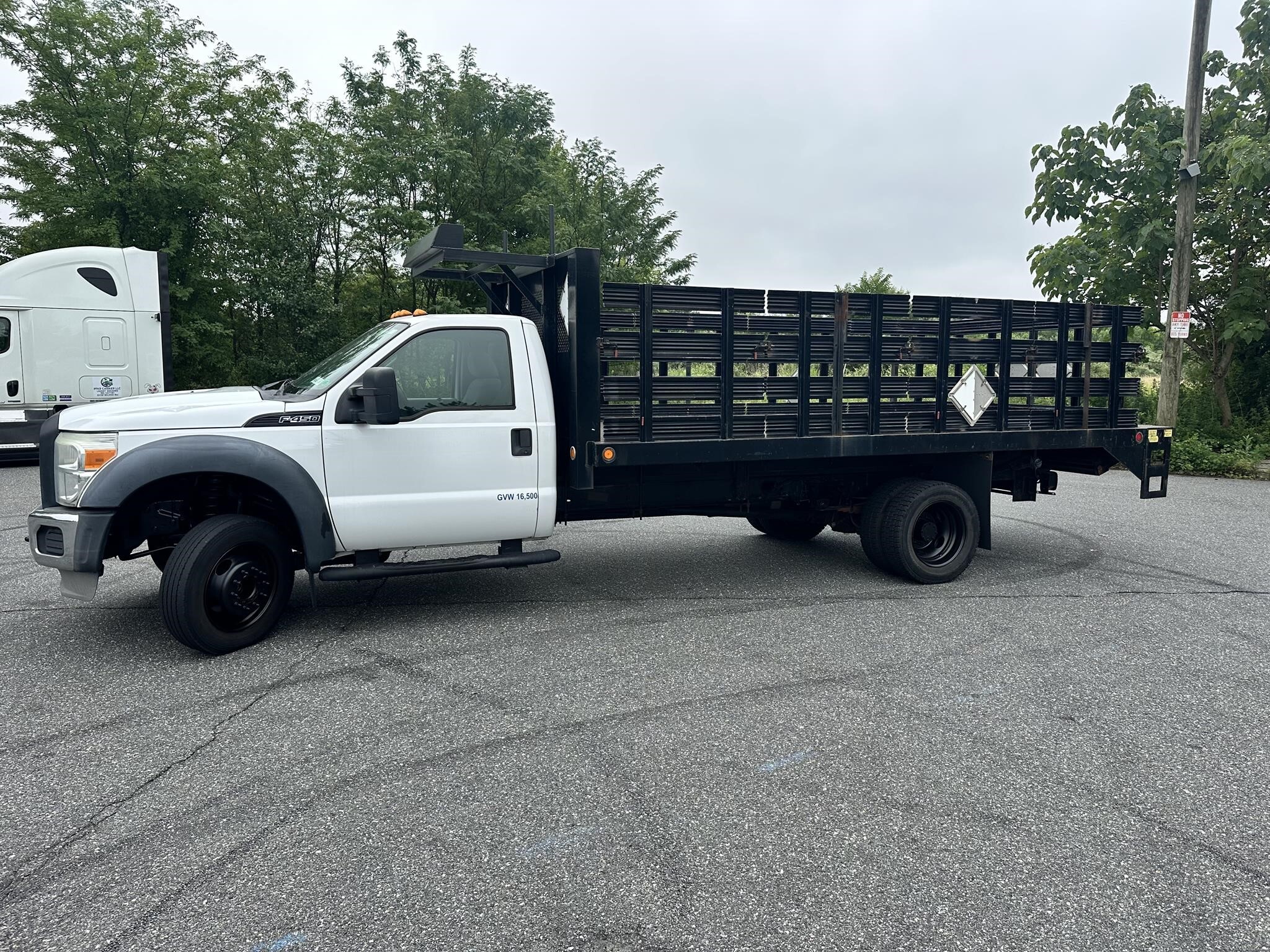 2012 FORD F450 in Philadelphia, PA