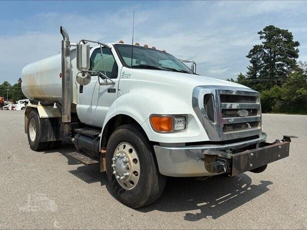 2004 FORD F650 SD in Chatham, VA