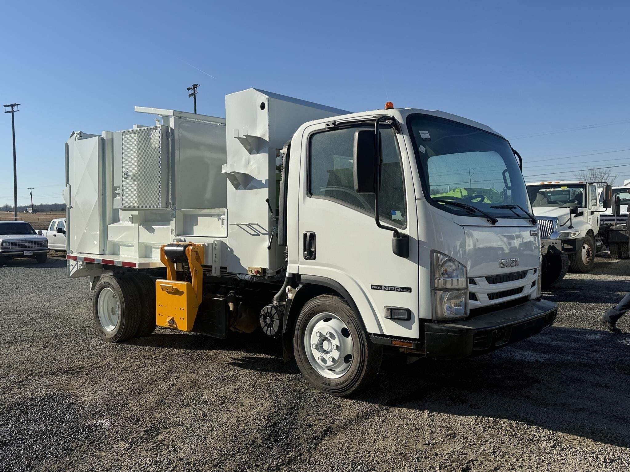 2021 ISUZU NRR in Bealeton, VA