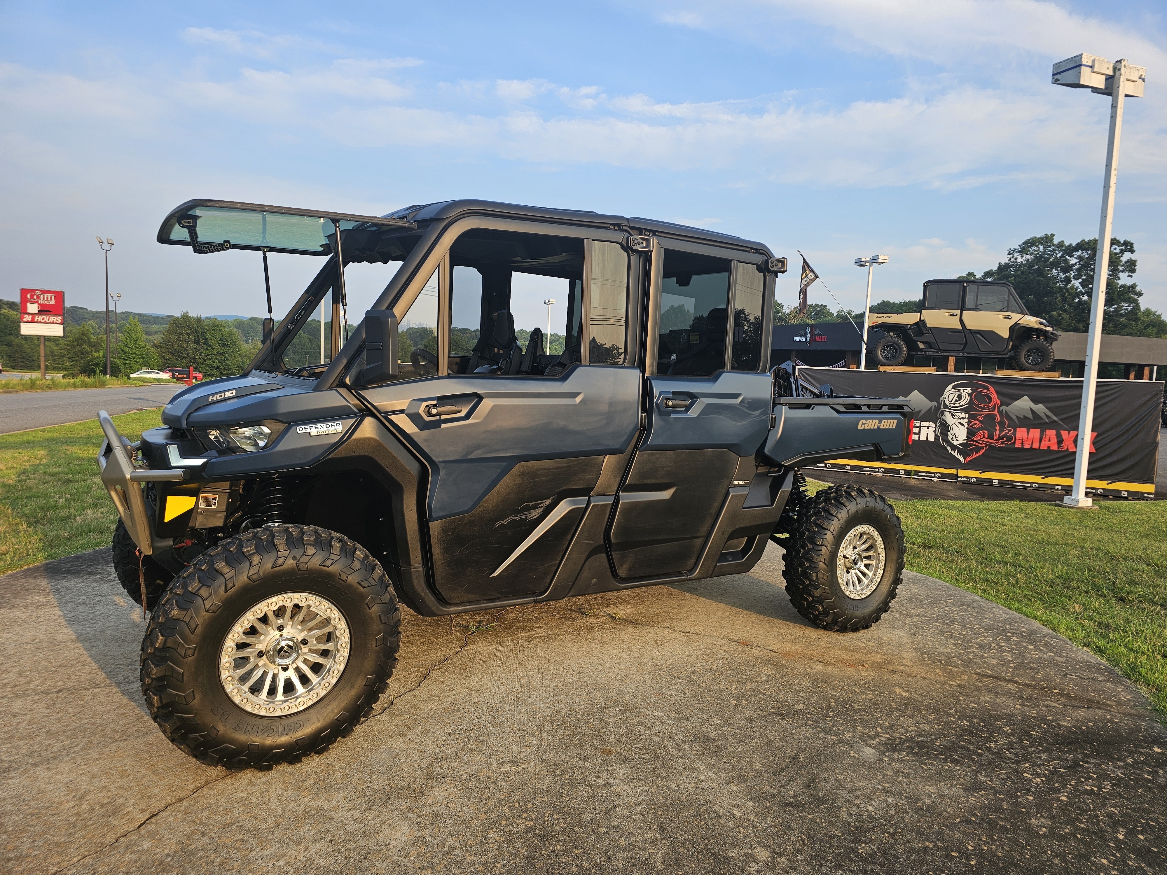 2025 Can-Am Defender MAX Limited in taylorsville NC