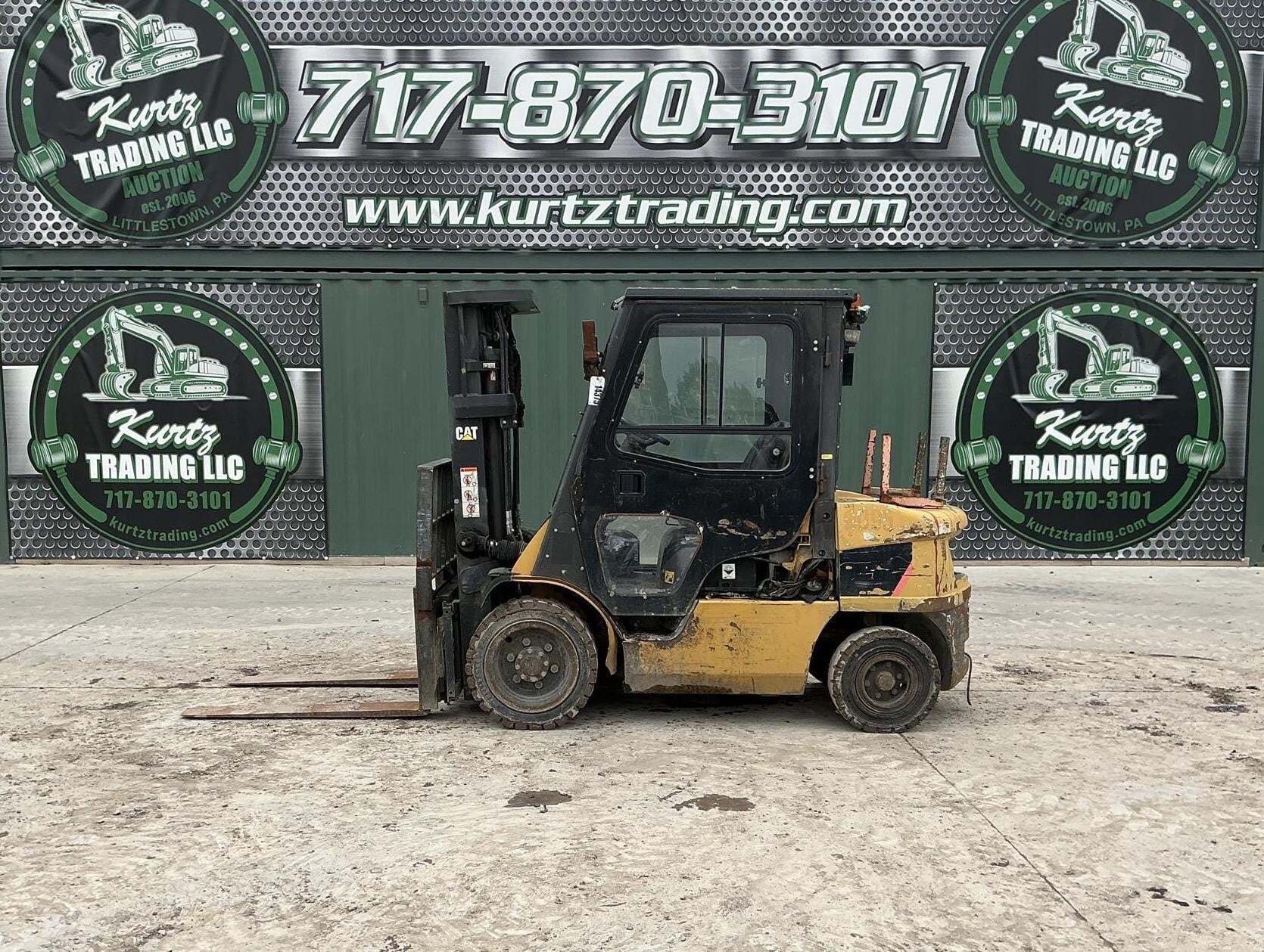 2015 CATERPILLAR DP30N in Littlestown, PA