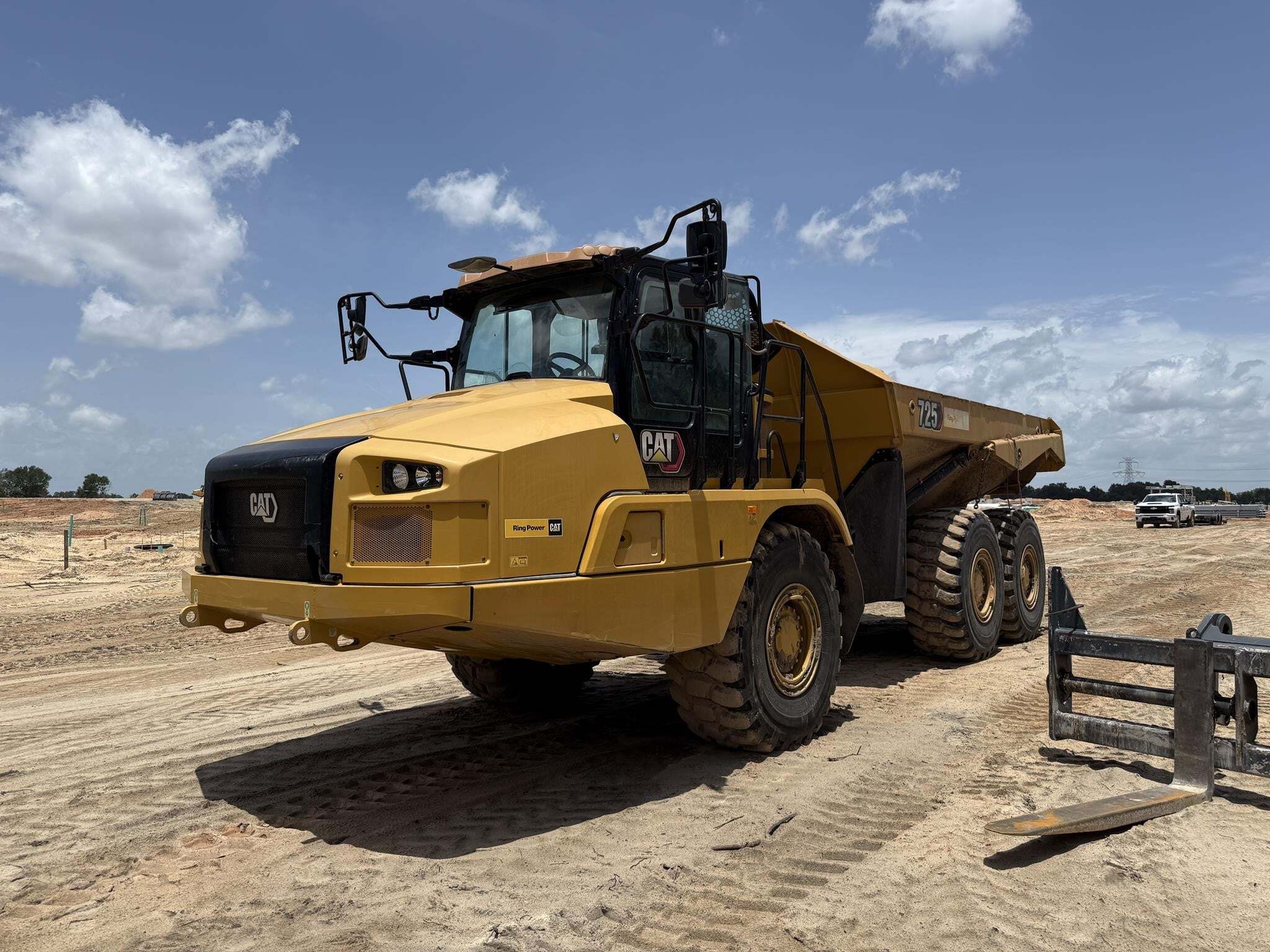 2023 CATERPILLAR 725 in Longwood, FL