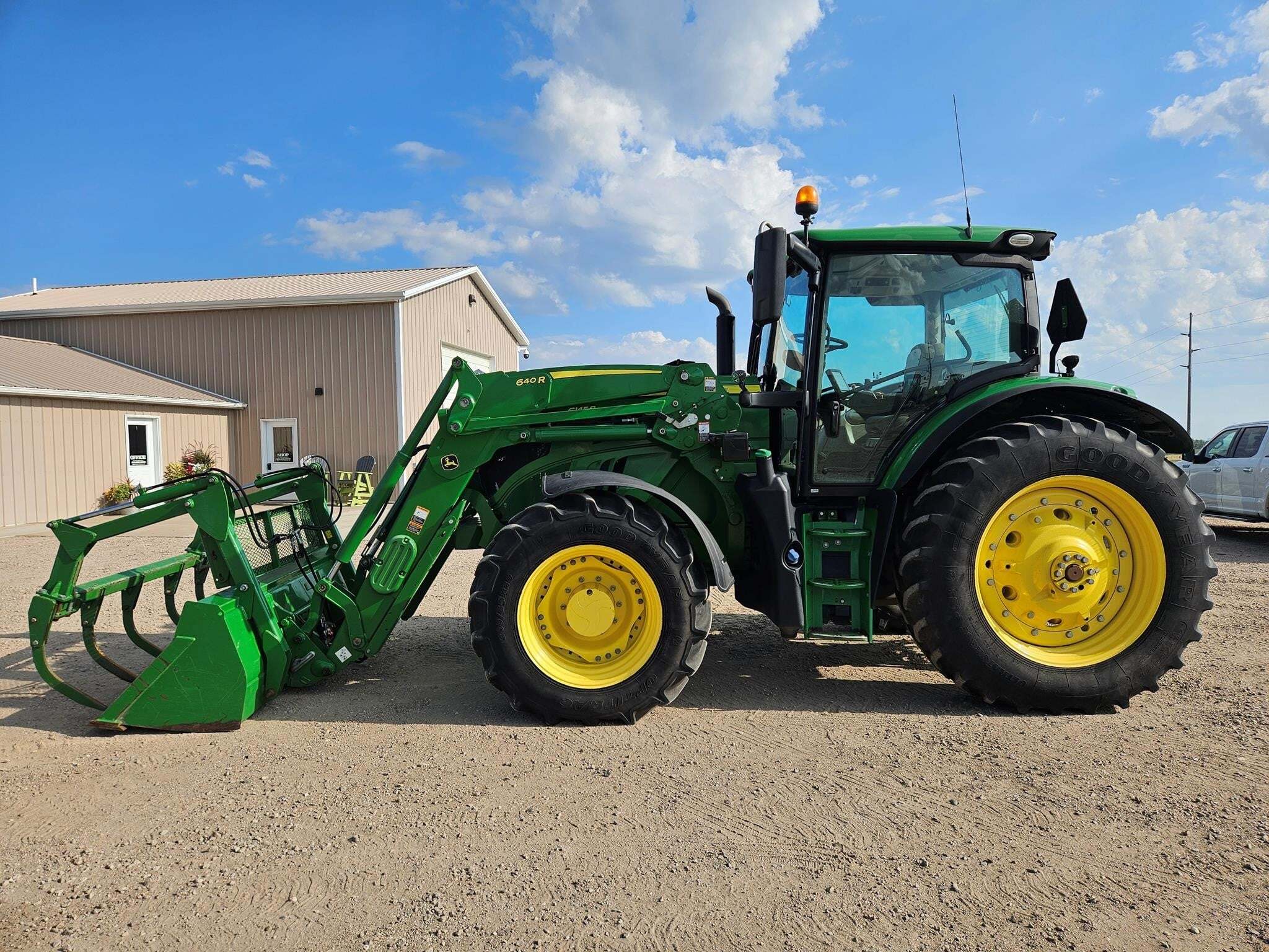2018 JOHN DEERE 6145R in Wessington Springs, SD