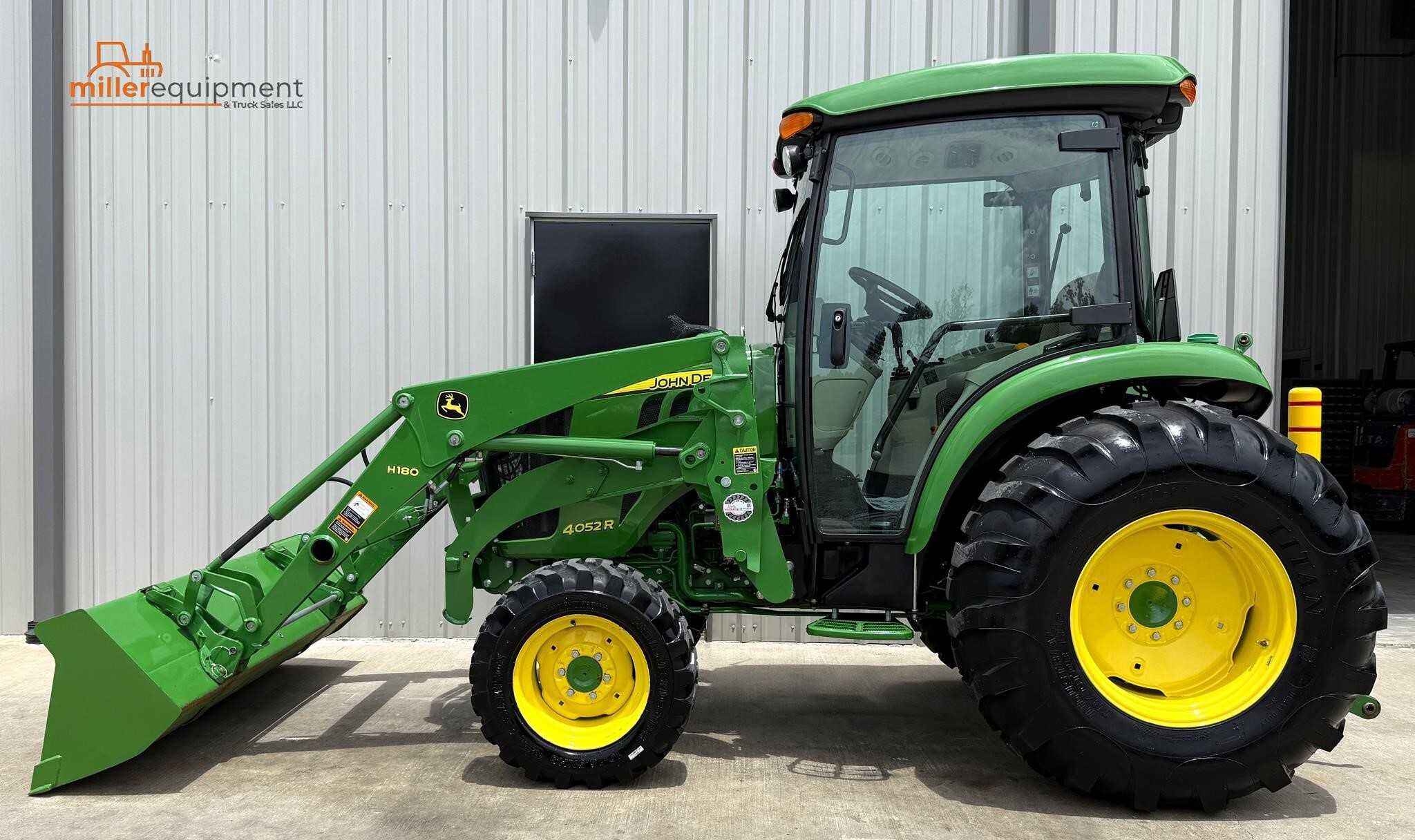 2016 JOHN DEERE 4052R in Heber Springs, AR