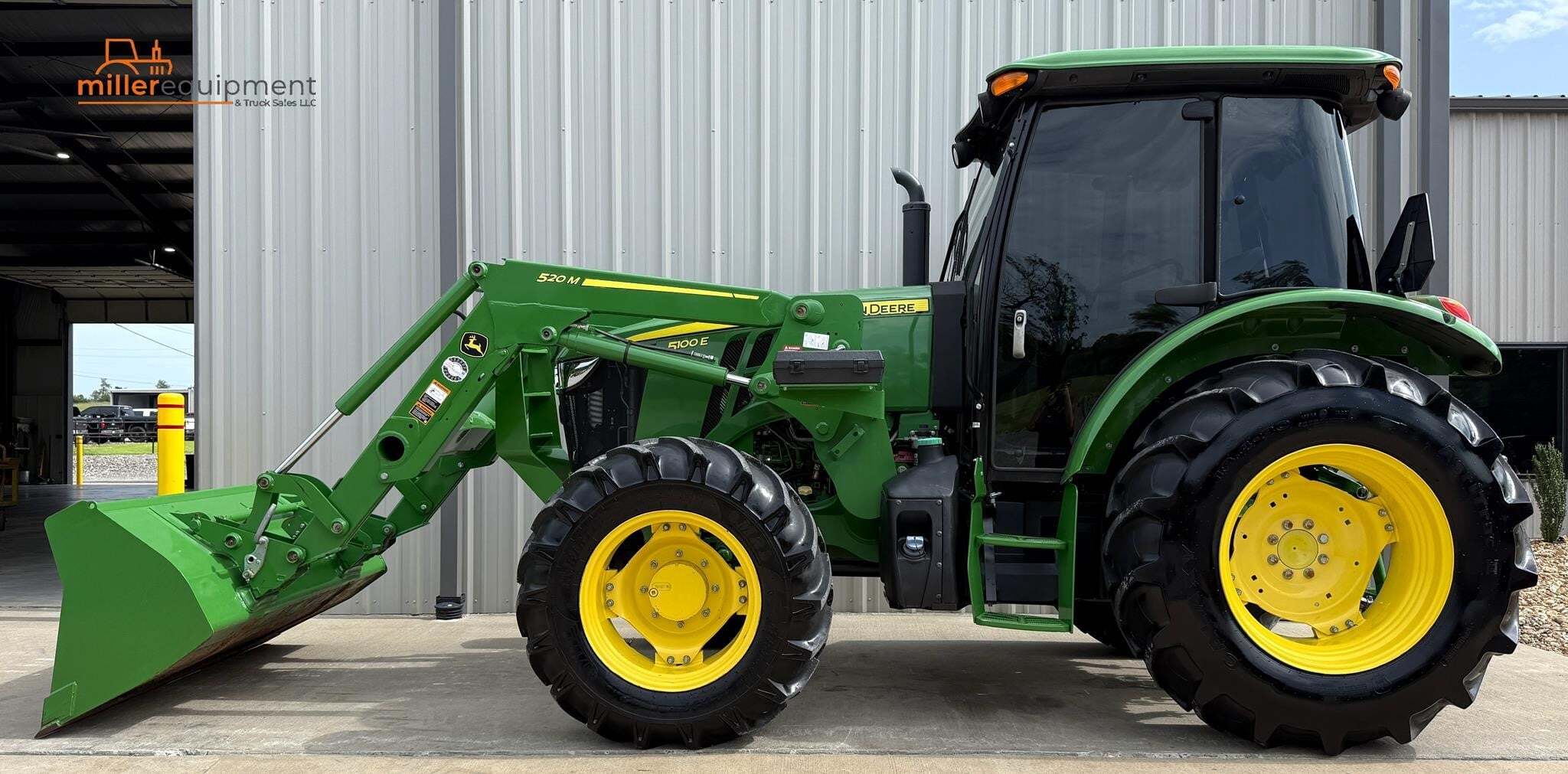 2020 JOHN DEERE 5100E in Heber Springs, AR