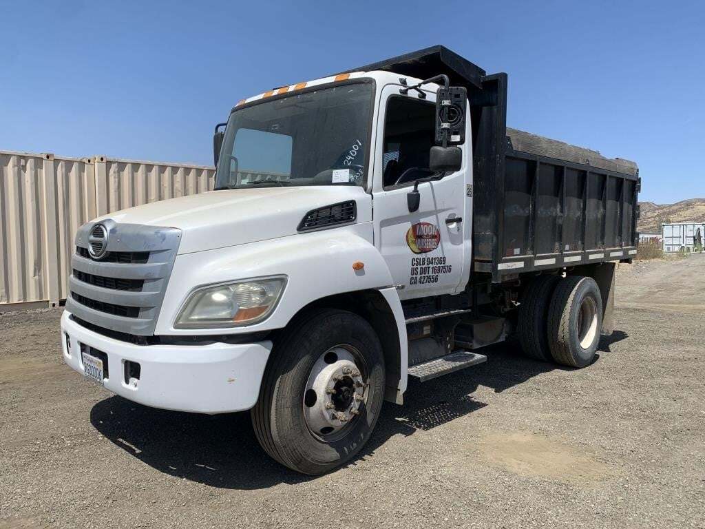 2013 2013 HINO DUMP TRUCK in Lake Elsinore, CA