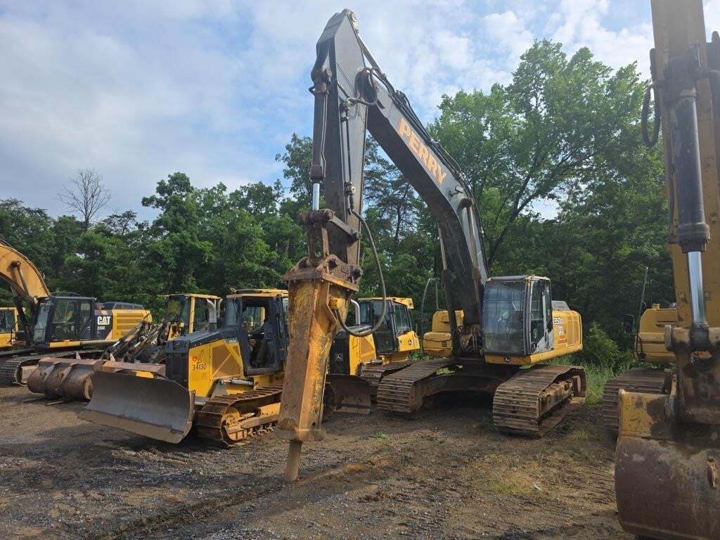 2007 DEERE 350D LC in Chantilly, VA