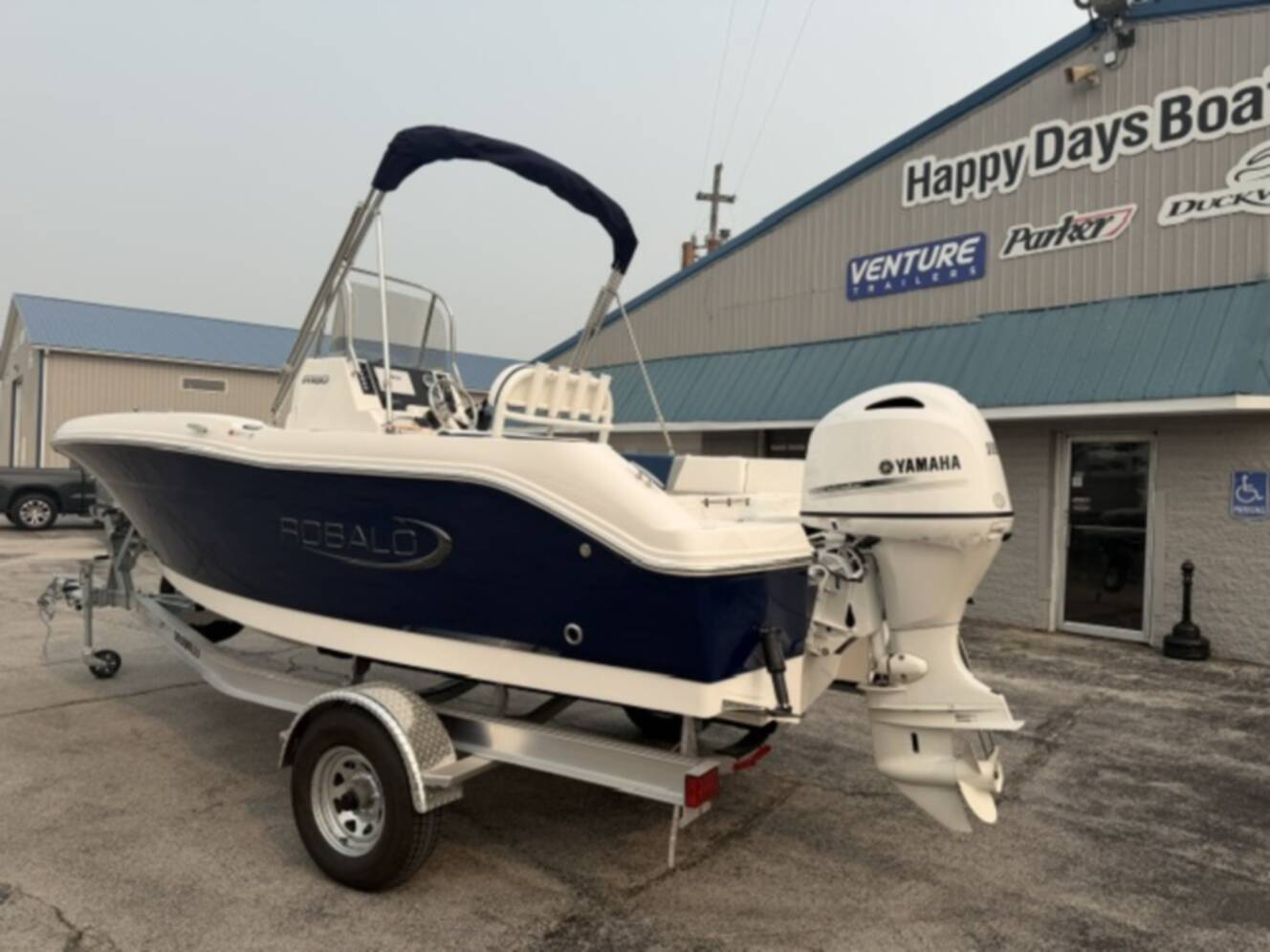 A photo of this 2027 Robalo R180 CC