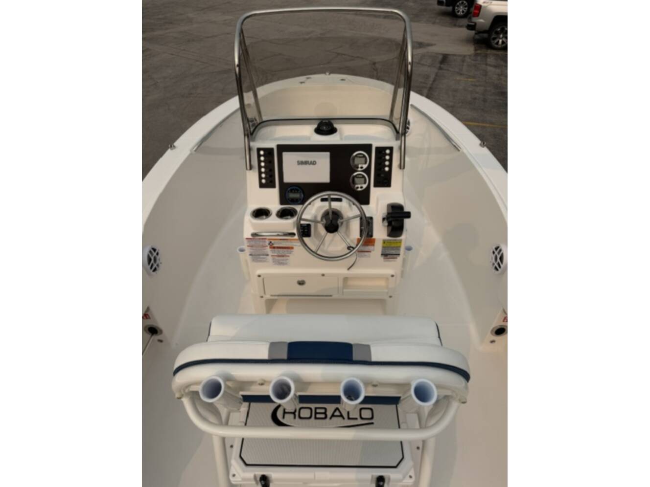 A photo of this 2027 Robalo R180 CC