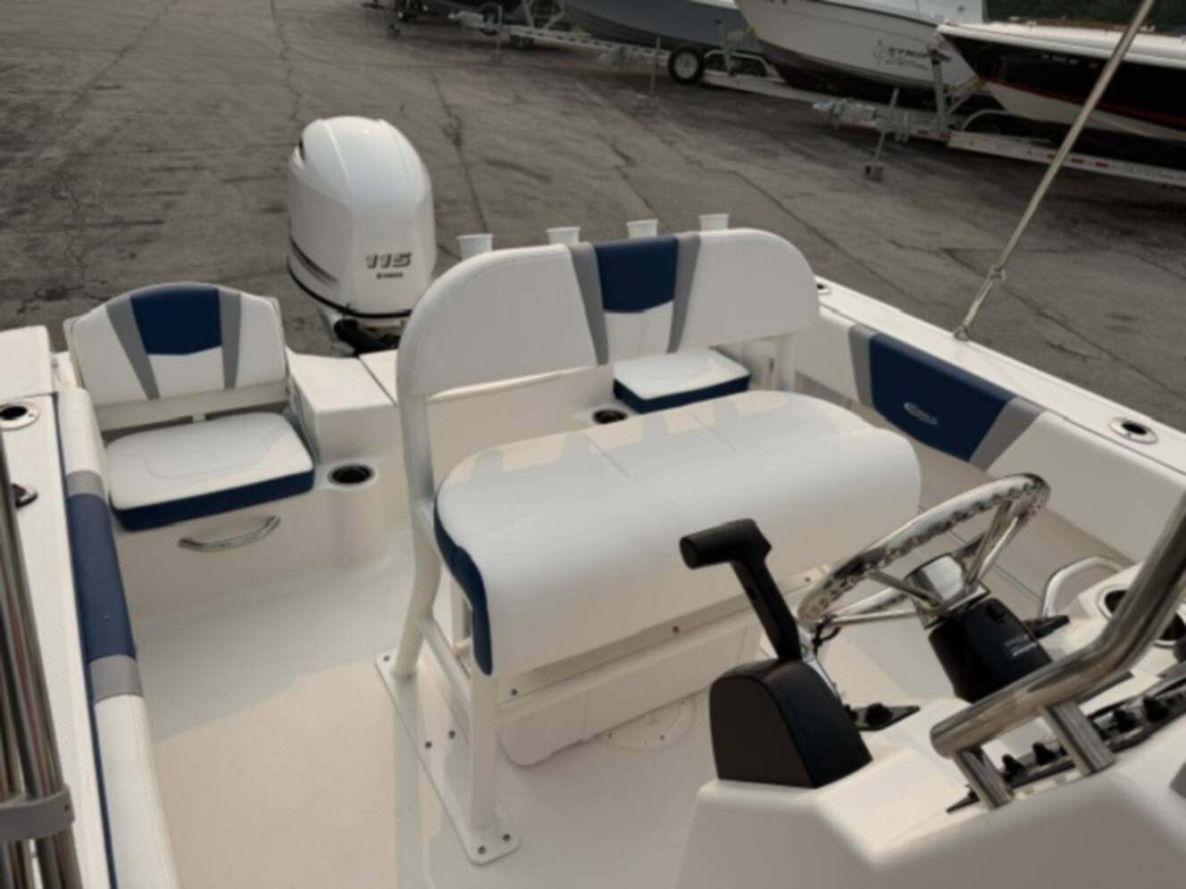 A photo of this 2027 Robalo R180 CC