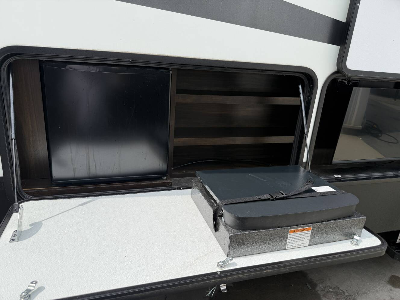 A photo of this 2019 Grand Design MOMENTUM 376TH