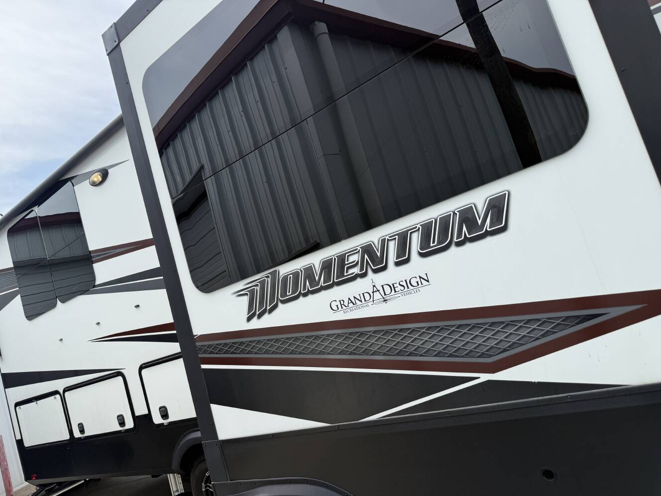 A photo of this 2019 Grand Design MOMENTUM 376TH