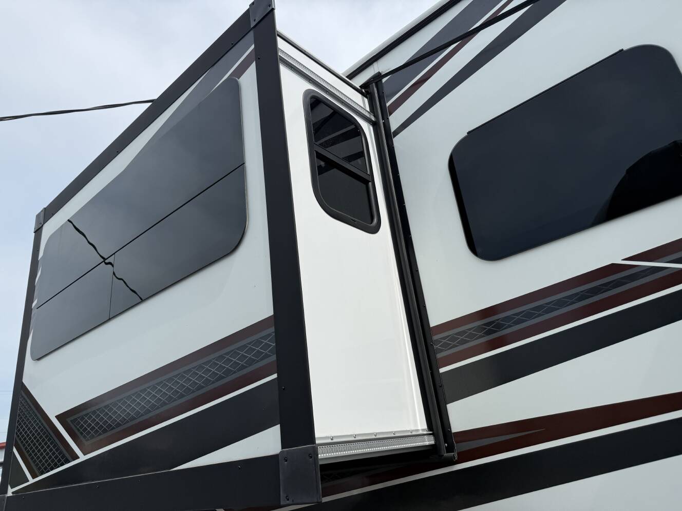 A photo of this 2019 Grand Design MOMENTUM 376TH