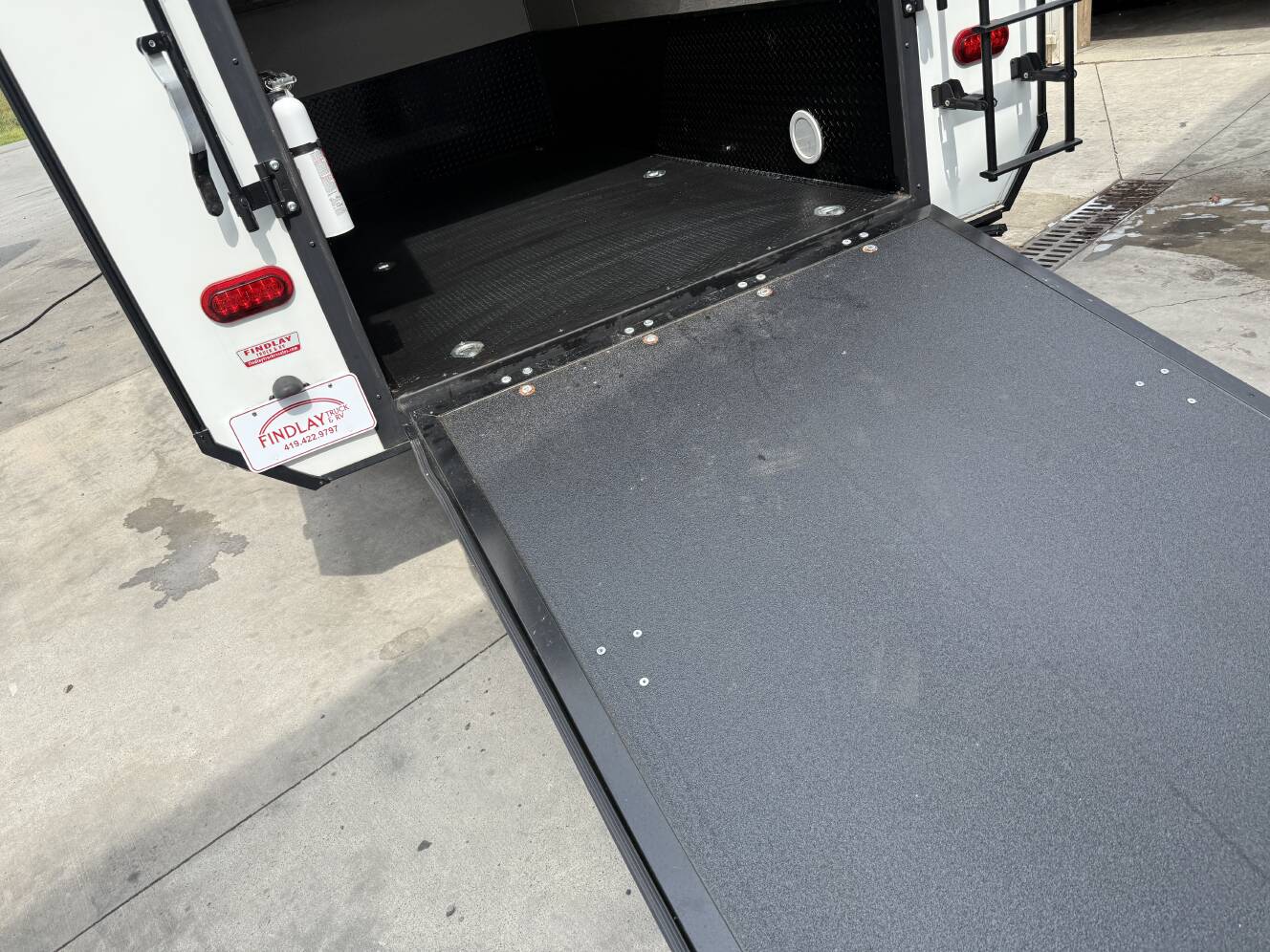 A photo of this 2019 Grand Design MOMENTUM 376TH