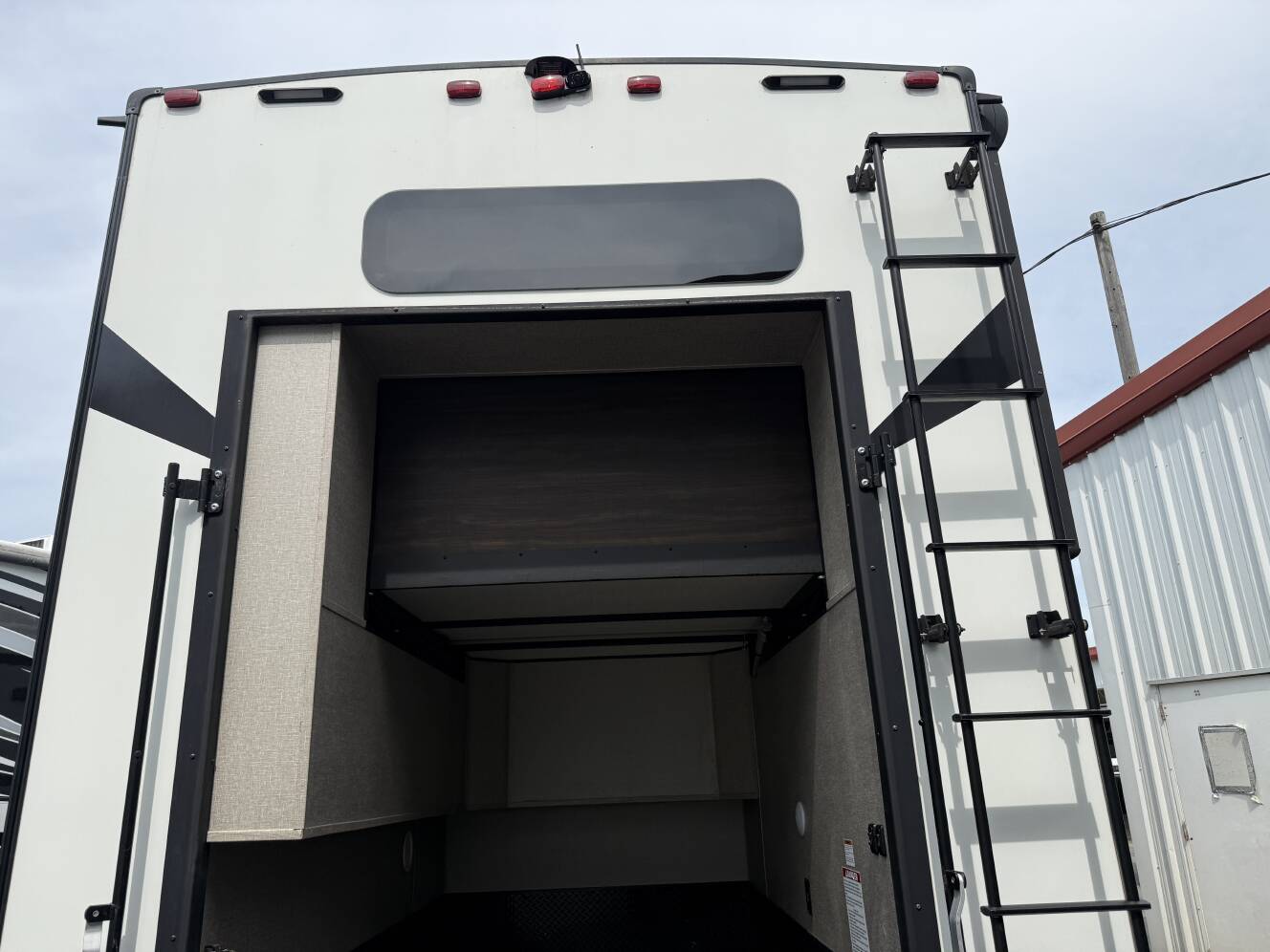 A photo of this 2019 Grand Design MOMENTUM 376TH