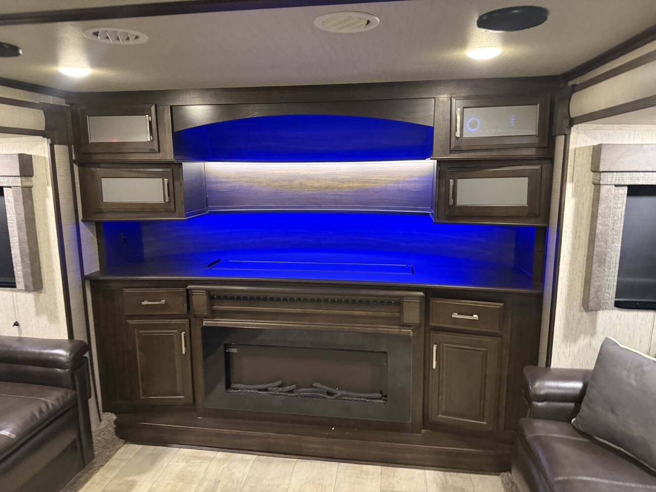 A photo of this 2019 Grand Design MOMENTUM 376TH