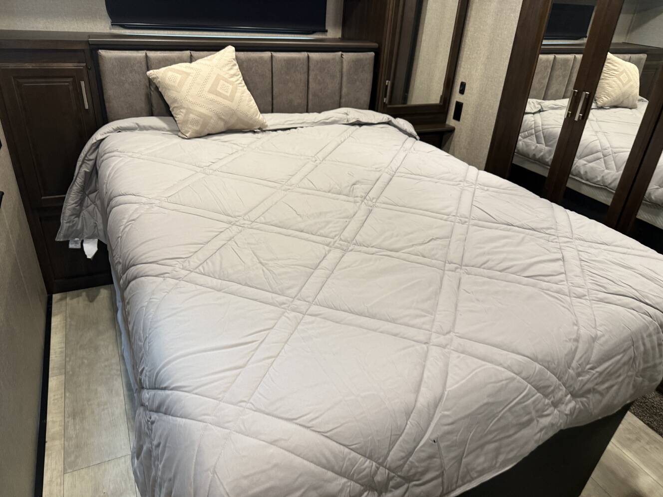A photo of this 2019 Grand Design MOMENTUM 376TH