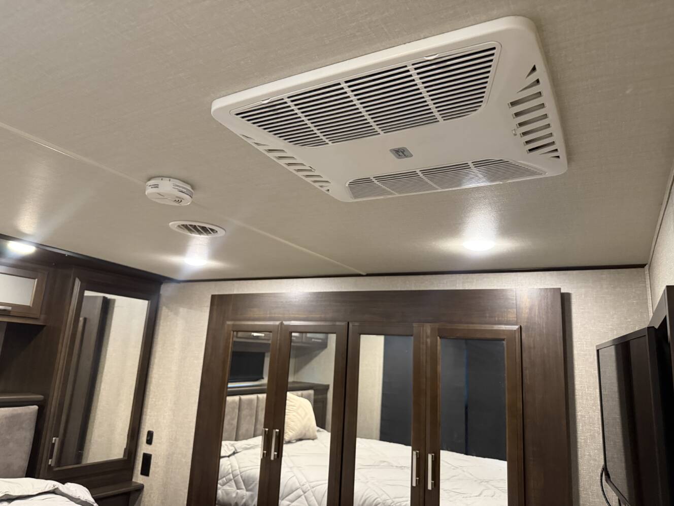 A photo of this 2019 Grand Design MOMENTUM 376TH