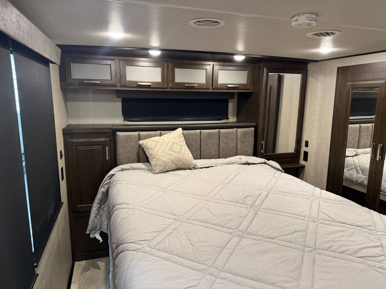 A photo of this 2019 Grand Design MOMENTUM 376TH