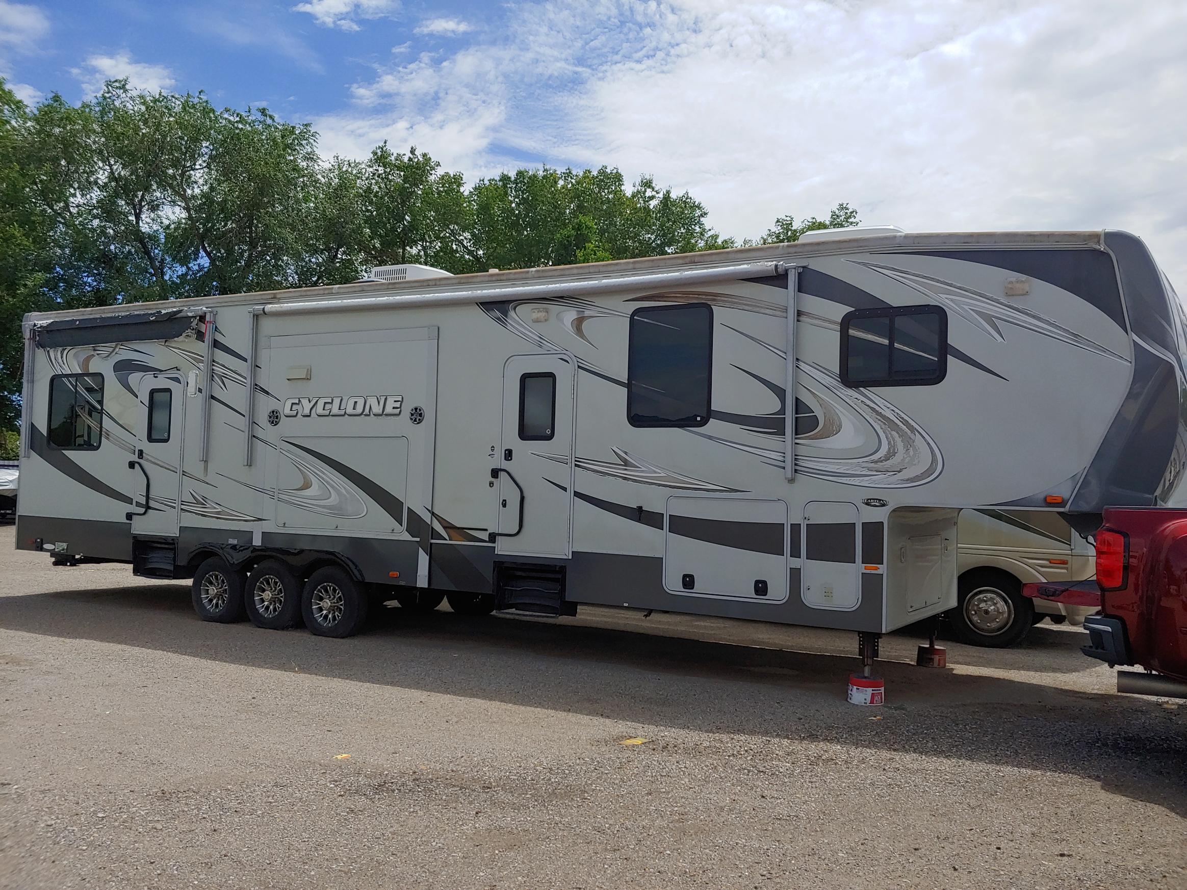 2012 Heartland CYCLONE 3712CK in albuquerque NM