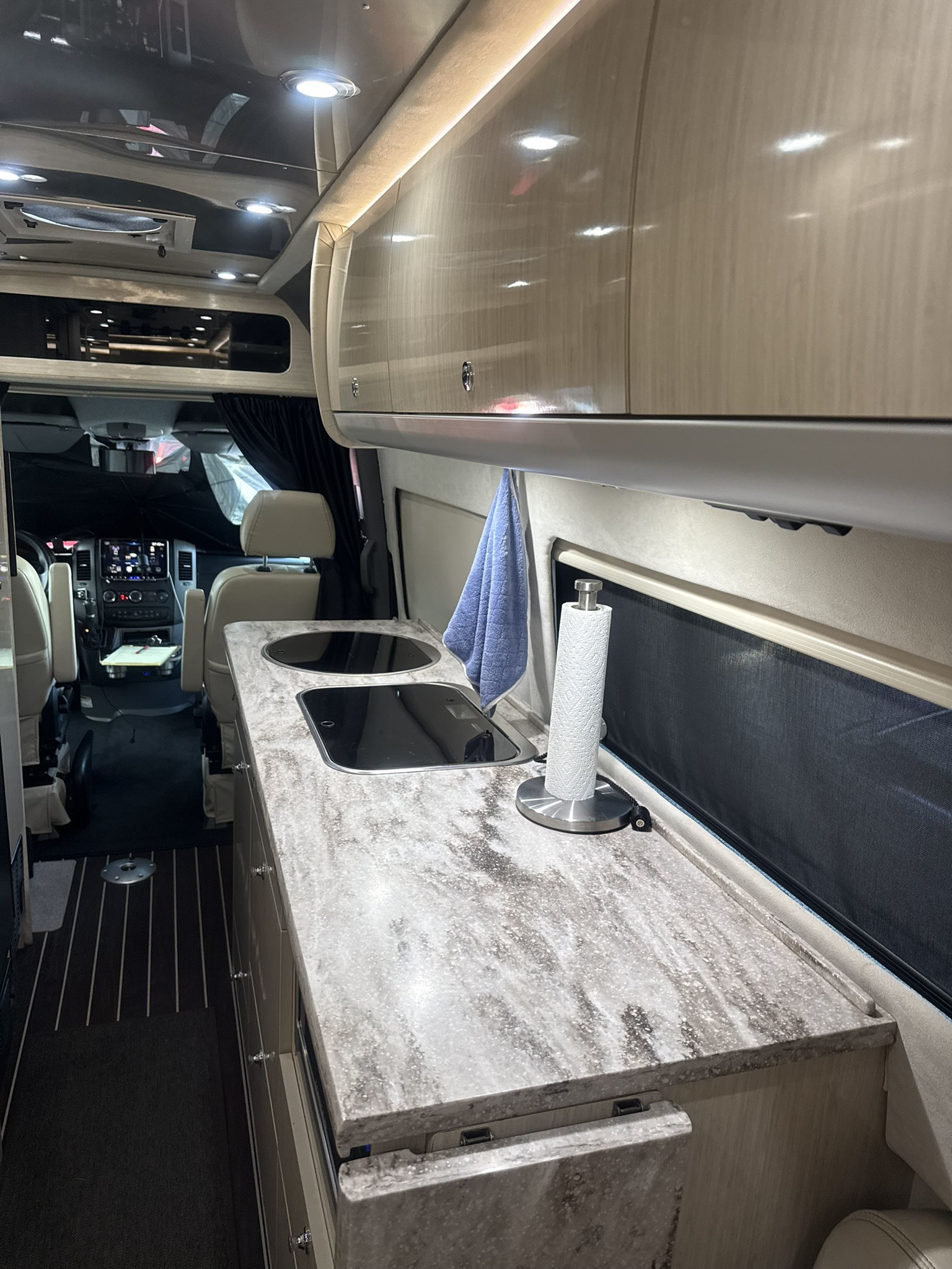 2016 Airstream INTERSTATE GRAND TOUR EXT 3500 in bradenton FL