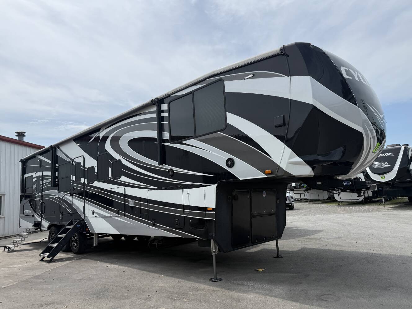 A photo of this 2021 Heartland CYCLONE 4007