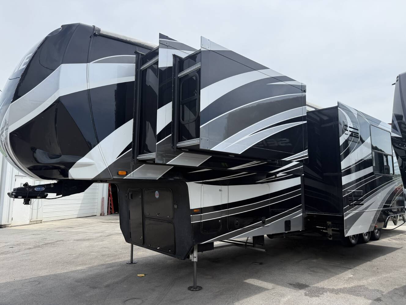 A photo of this 2021 Heartland CYCLONE 4007