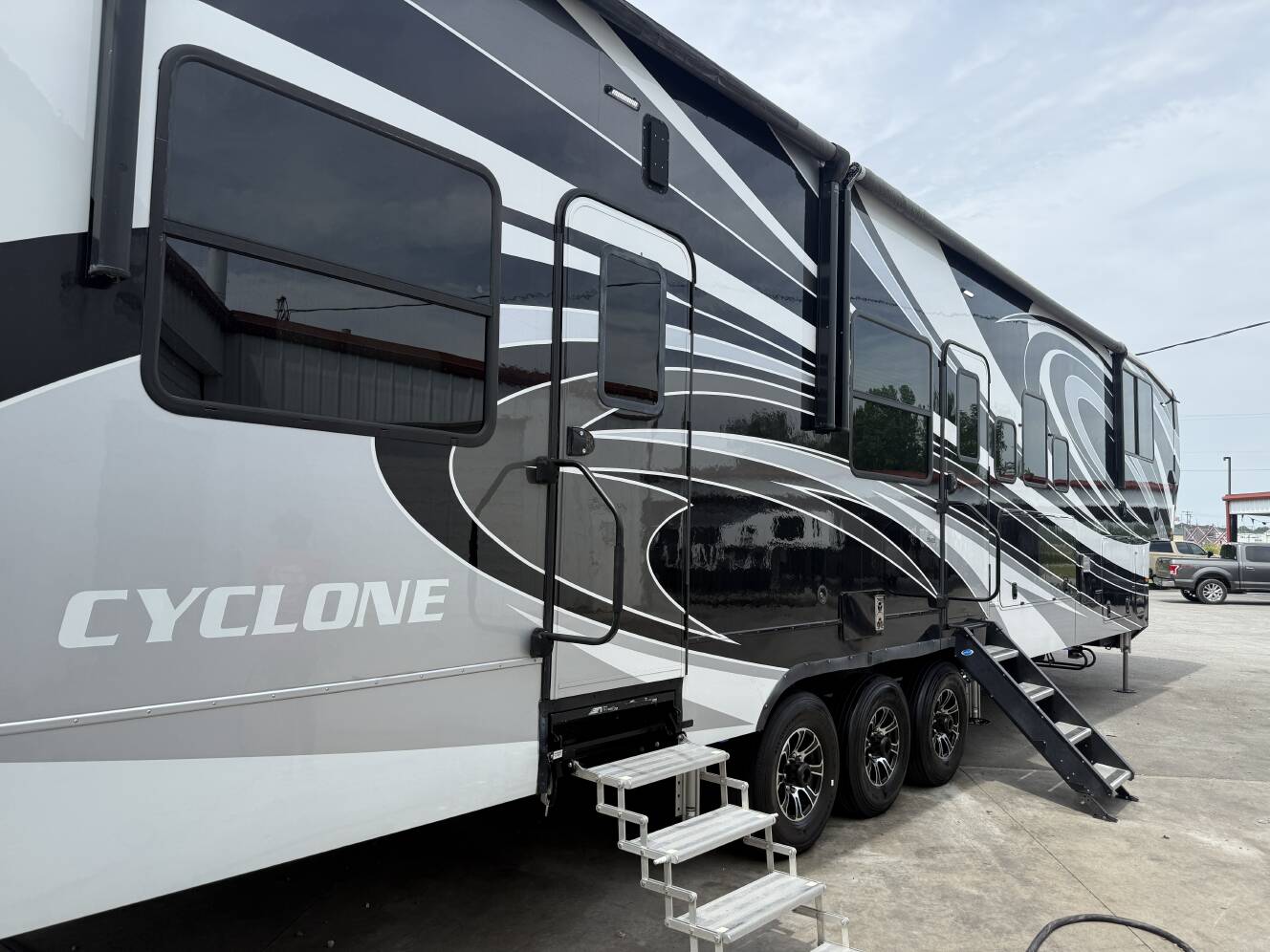 A photo of this 2021 Heartland CYCLONE 4007