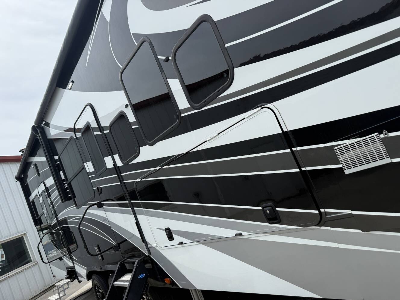 A photo of this 2021 Heartland CYCLONE 4007