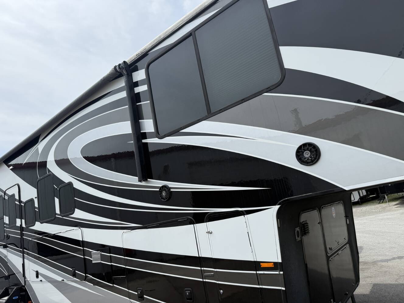 A photo of this 2021 Heartland CYCLONE 4007