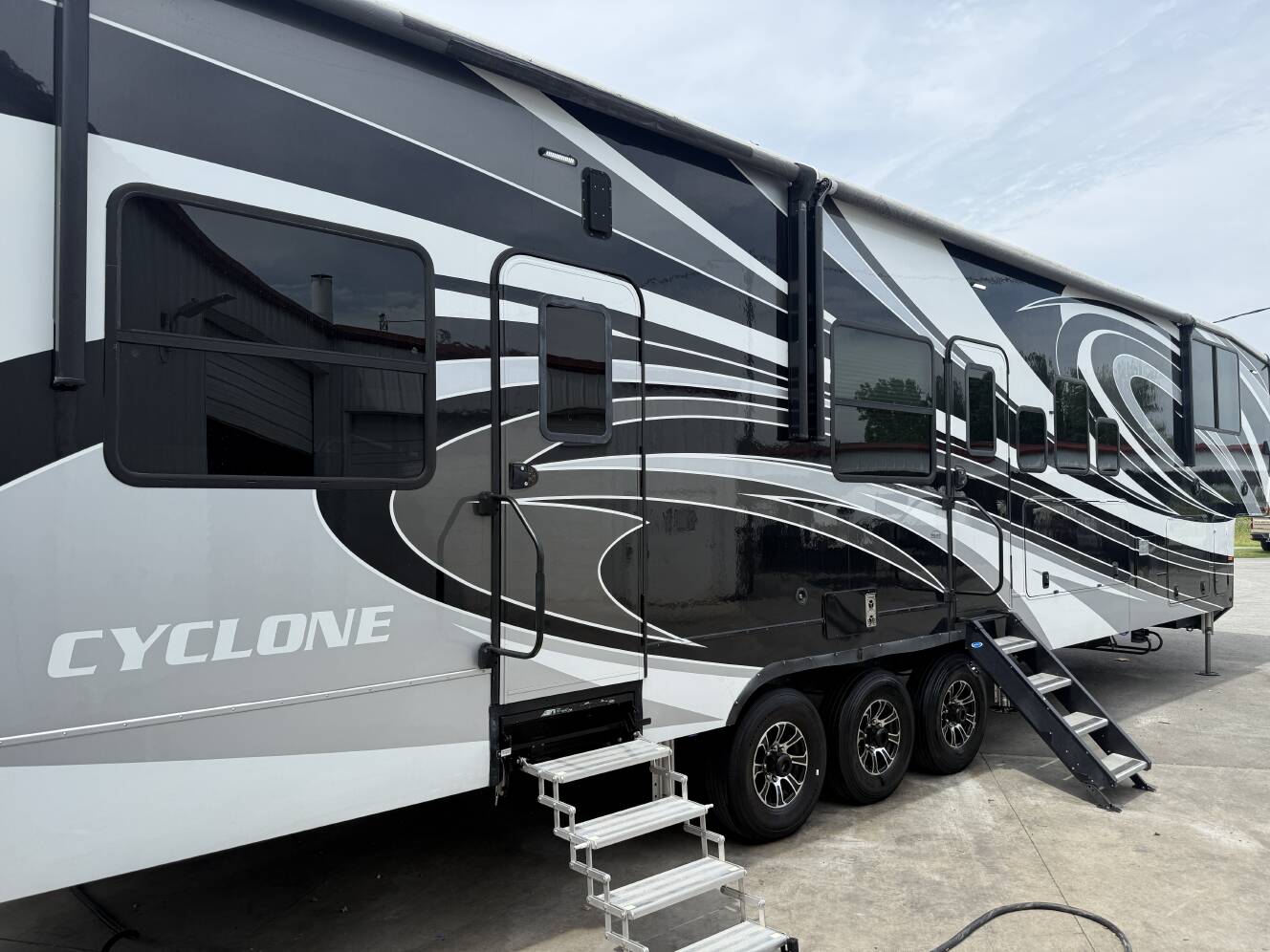 A photo of this 2021 Heartland CYCLONE 4007