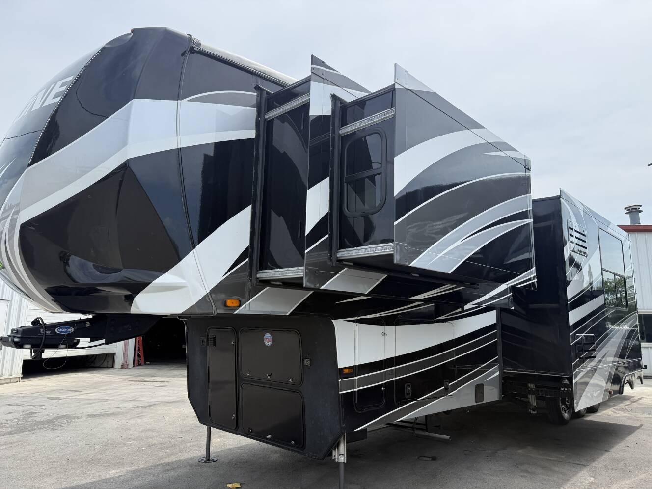 A photo of this 2021 Heartland CYCLONE 4007